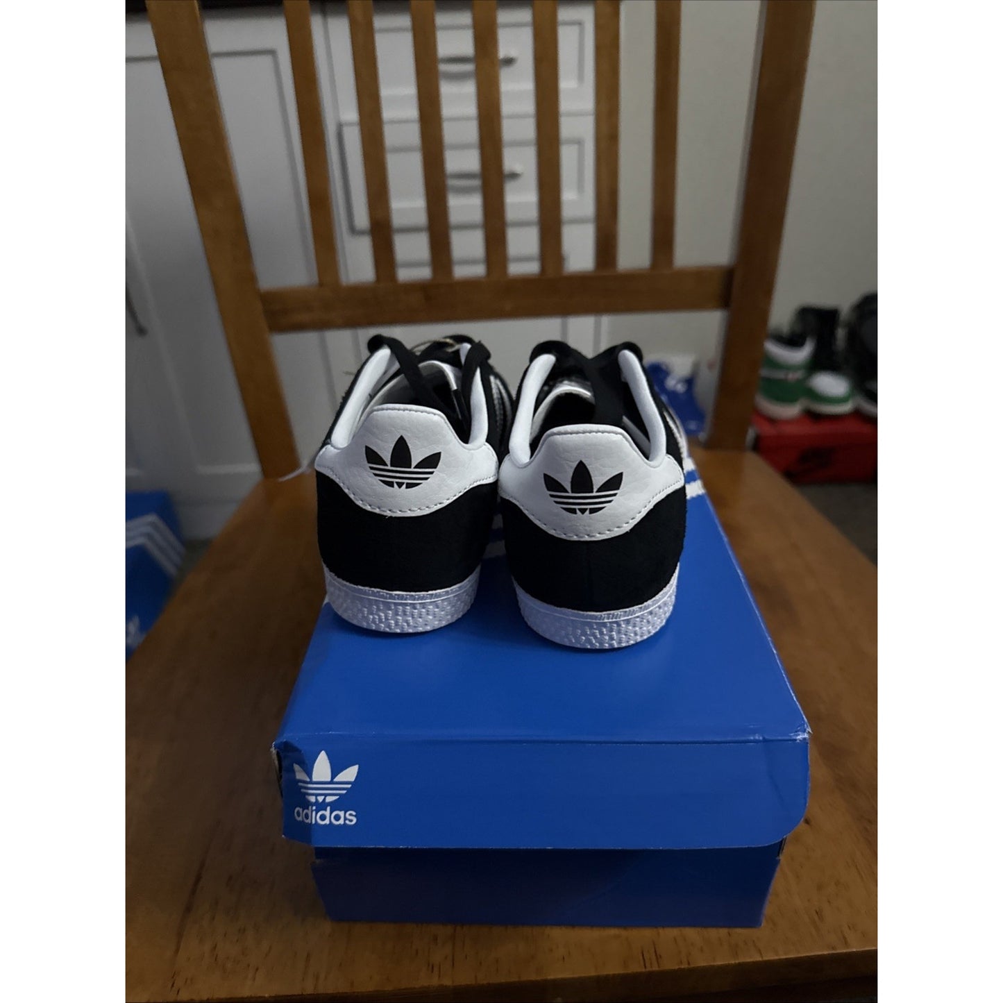 ADIDAS GAZELLE C BLACK/WHITE/GOLD BB2507 Kids SIZE 1 BS109