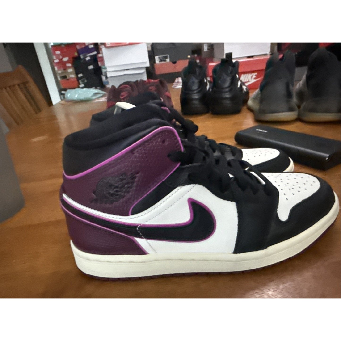 Size 8 - Air Jordan 1 SE Mid Bordeaux W NBS108