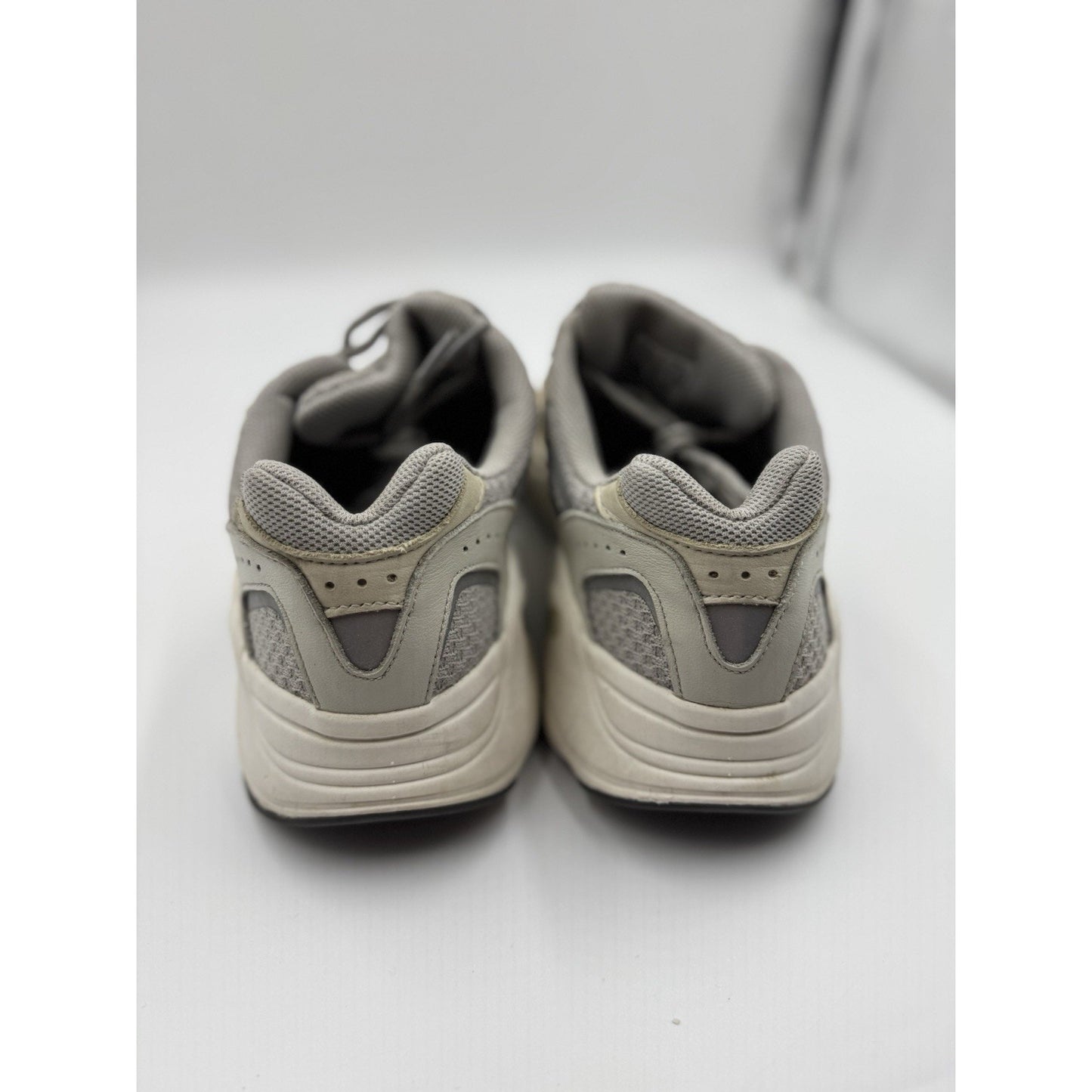 Size 11 - adidas Yeezy Boost 700 V2 Cream NBS398