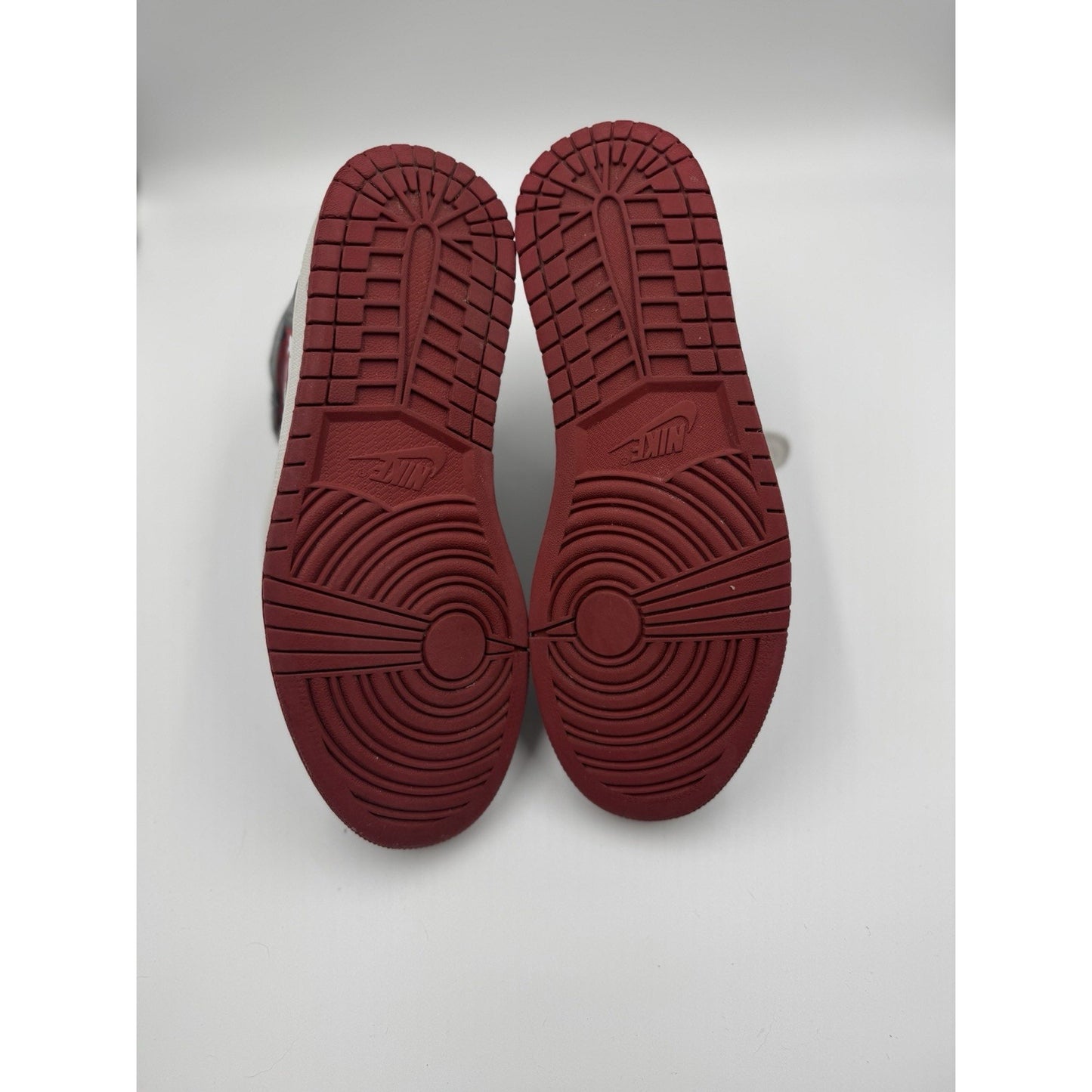 Size 9 - Jordan 1 Retro High OG Bloodline 2019 NBS260