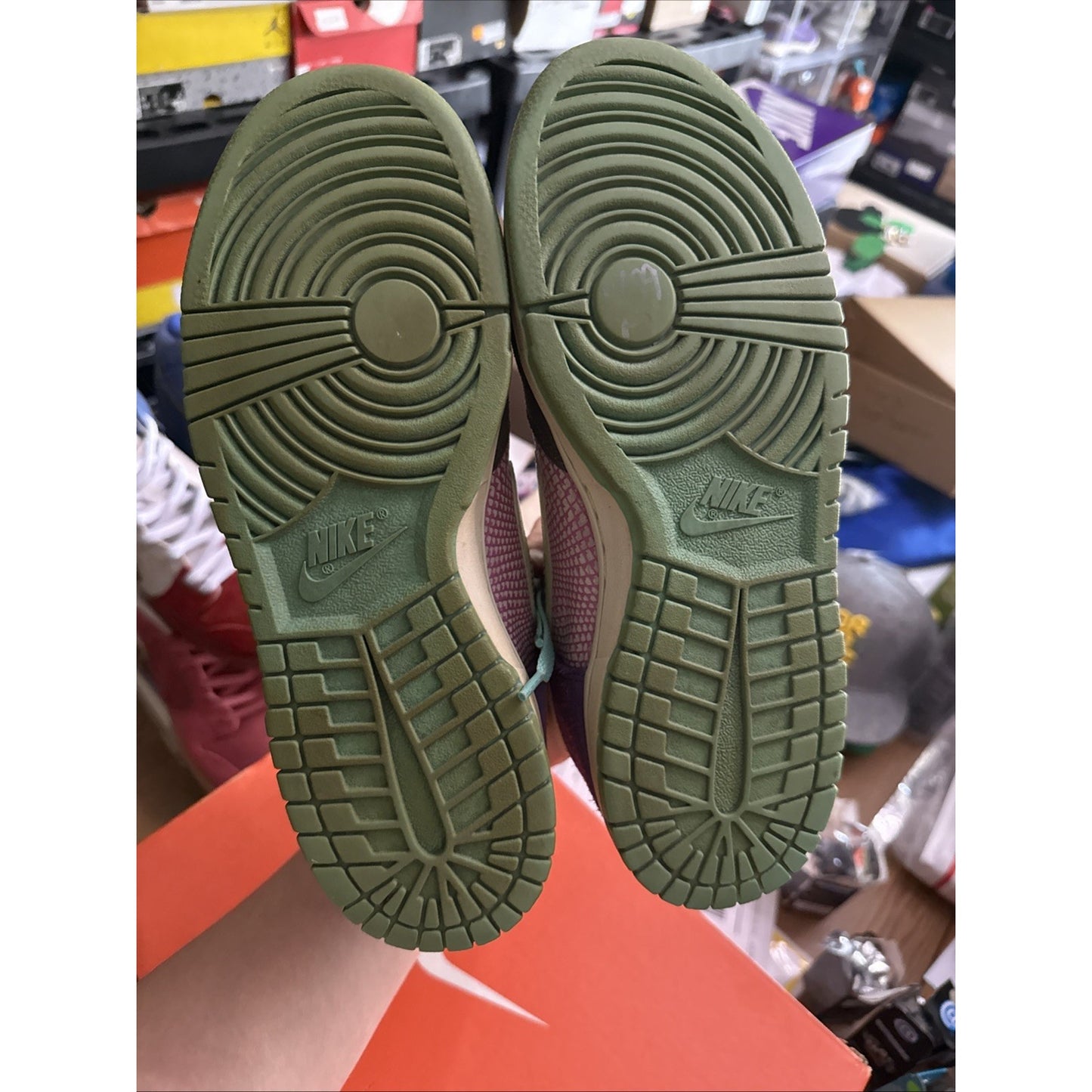 Nike 6.0 Women Size 10 Green Purple Blue