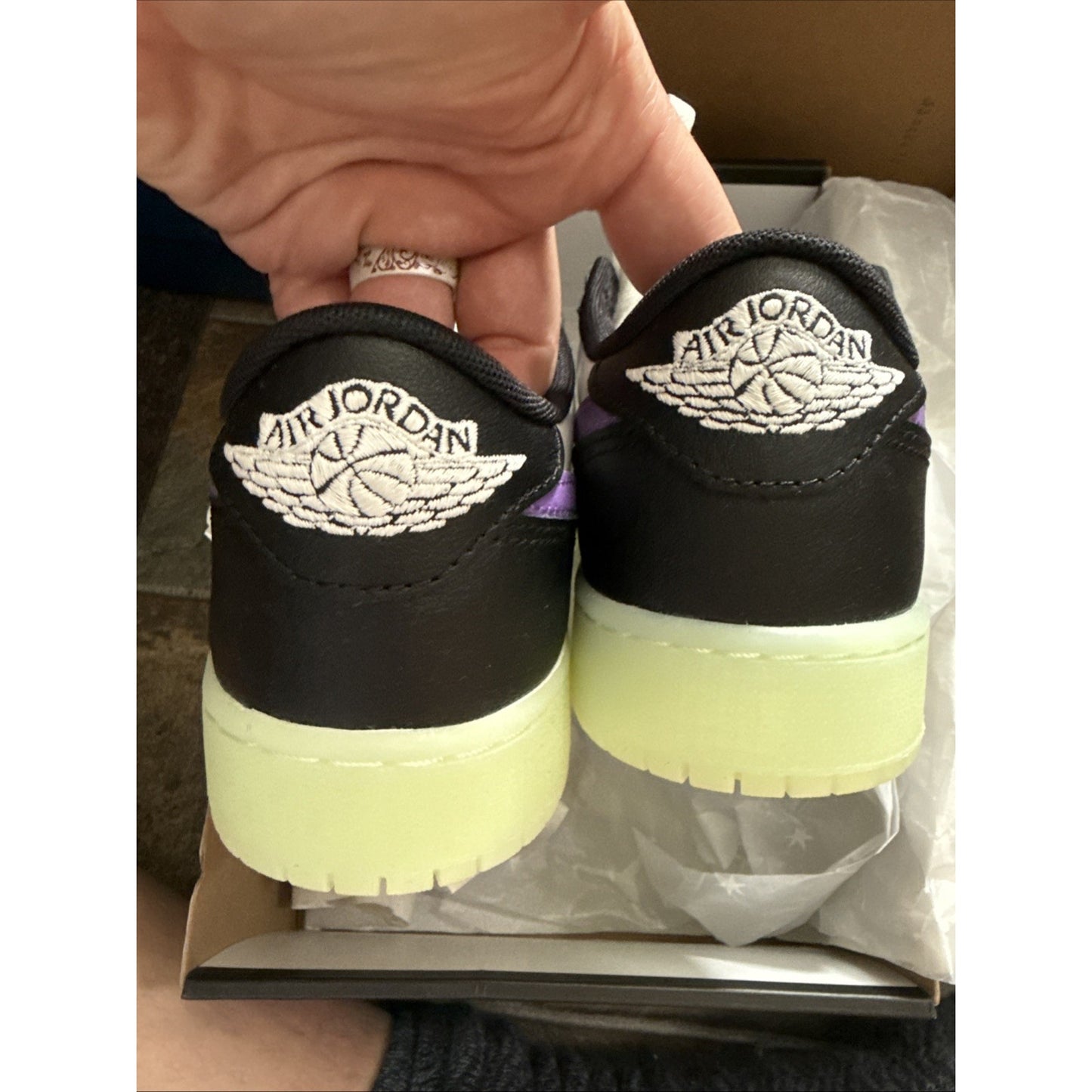 Air Jordan 1 Retro Low Og Glow In The Dark Black Raspberry 6.5Y