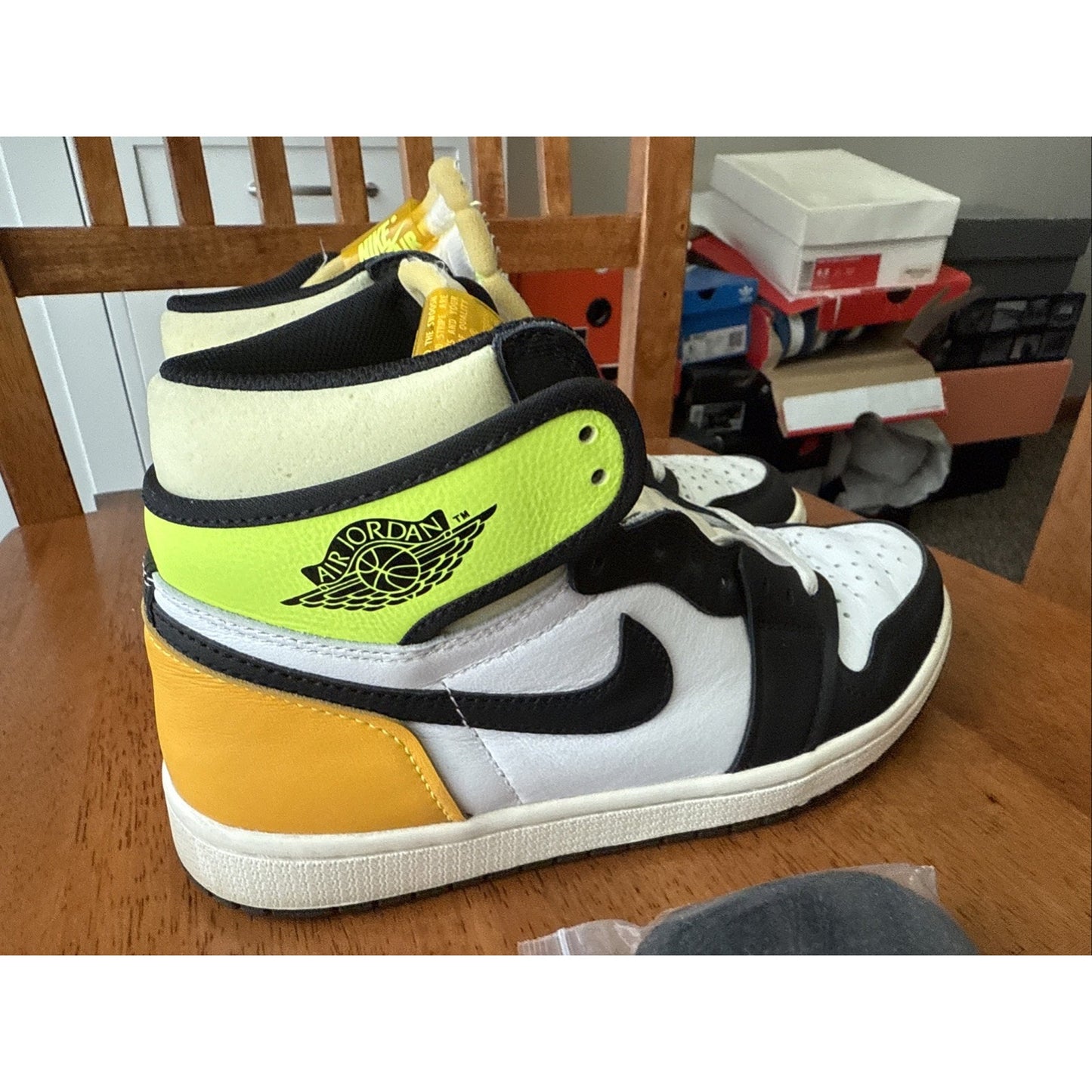 Size 7 - Jordan 1 Retro High OG Volt BS235