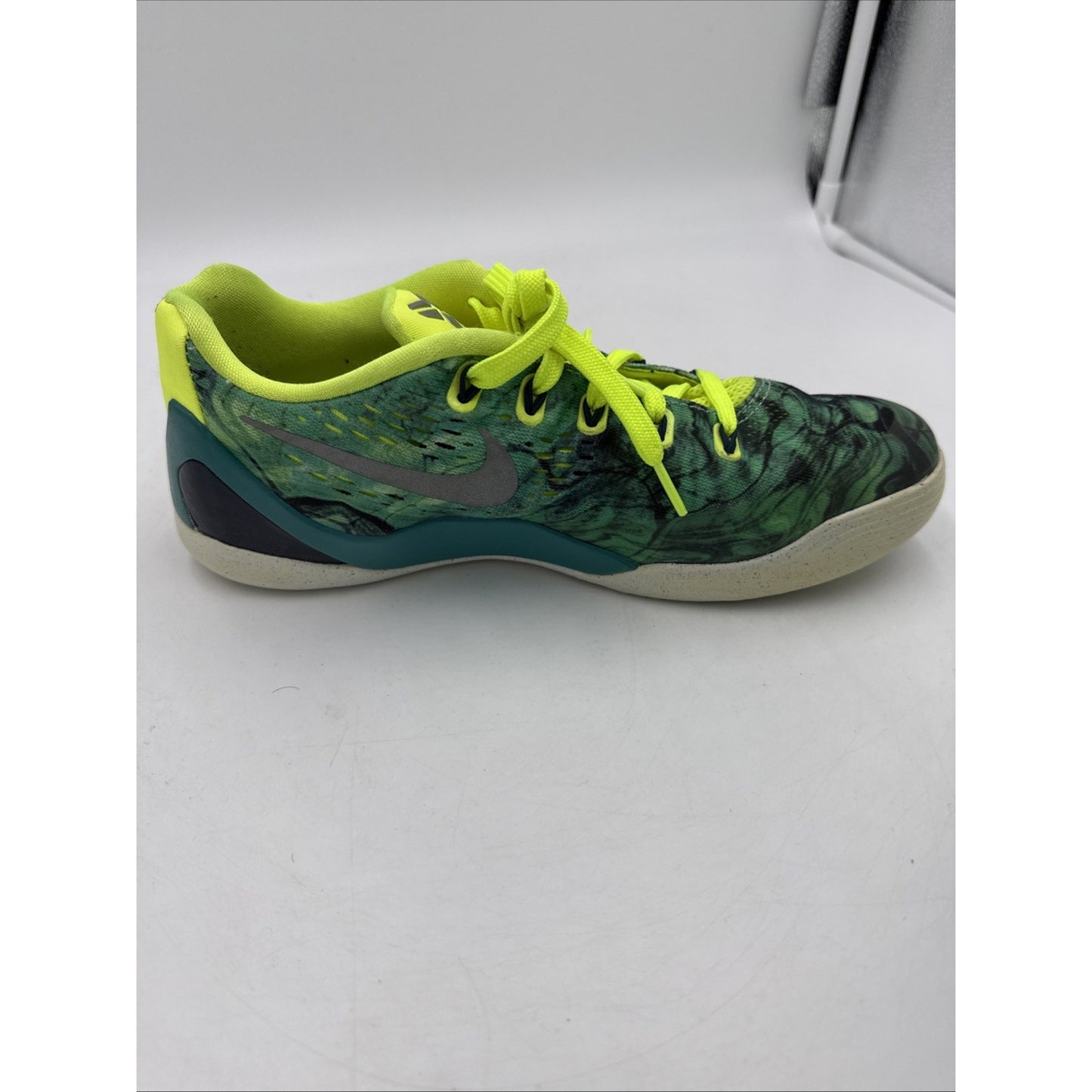 Size 7 (GS) - Nike Kobe 9 EM Low Easter