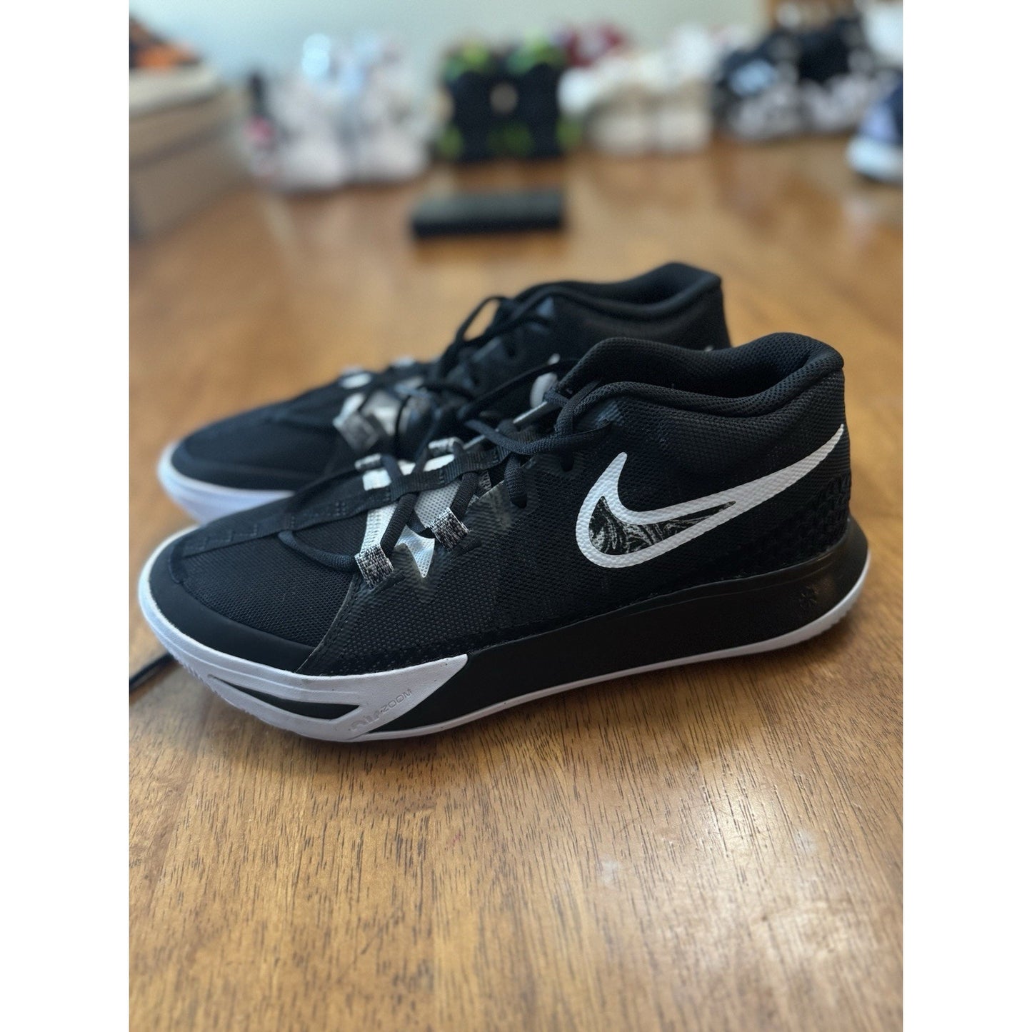 Size 9.5 - Nike Kyrie Flytrap 6 Black White NBS199