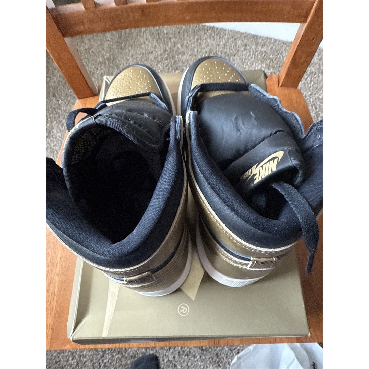 Size 5y NIKE Jordan 1 Retro High OG Black Metalic Gold BS005
