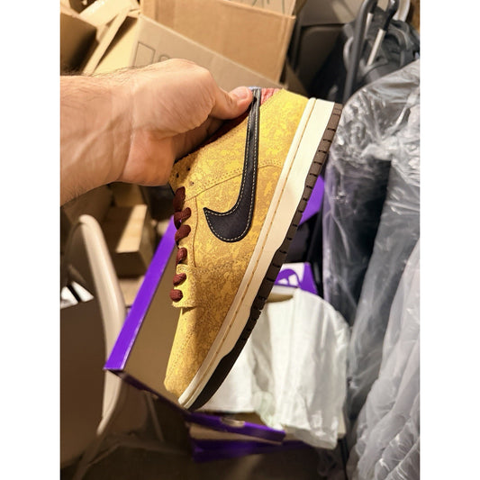 Size 8.5 - Nike Dunk SB Low City of Cinema