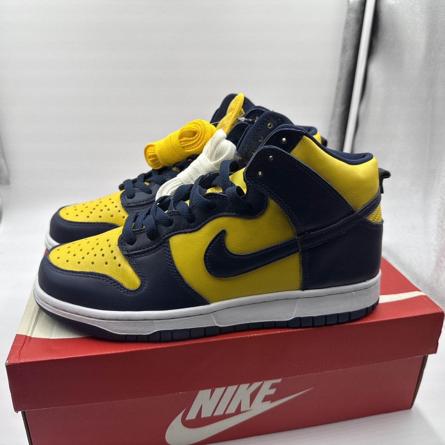Size 9 - Nike Dunk SP 2020 High Michigan