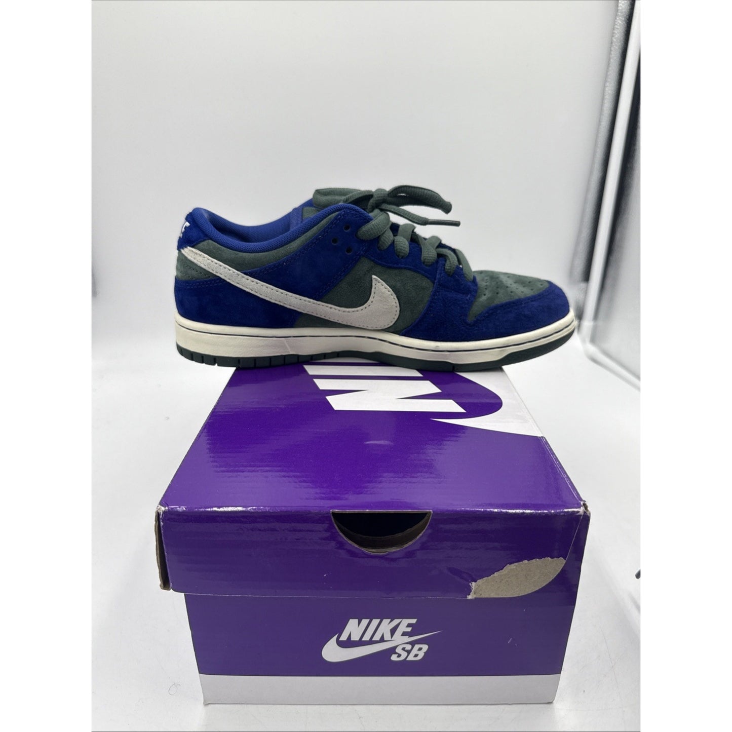 Size 7 - Nike Dunk Pro SB Low Deep Royal Vintage Green