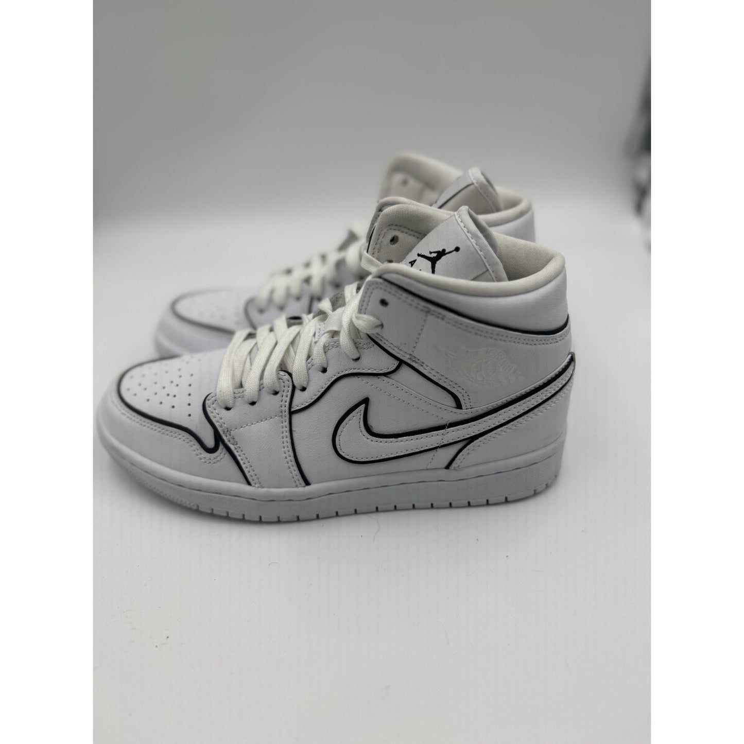 Size 9 - Air Jordan 1 SE Mid Iridescent Trim W Very Rare NBS335