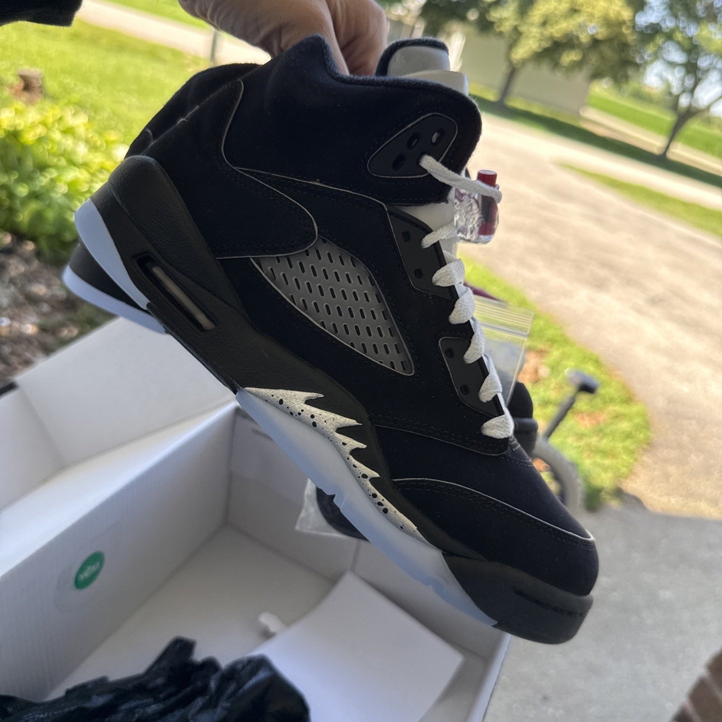 Jordan 5 Black Metallic Reimagined size 6.5Y
