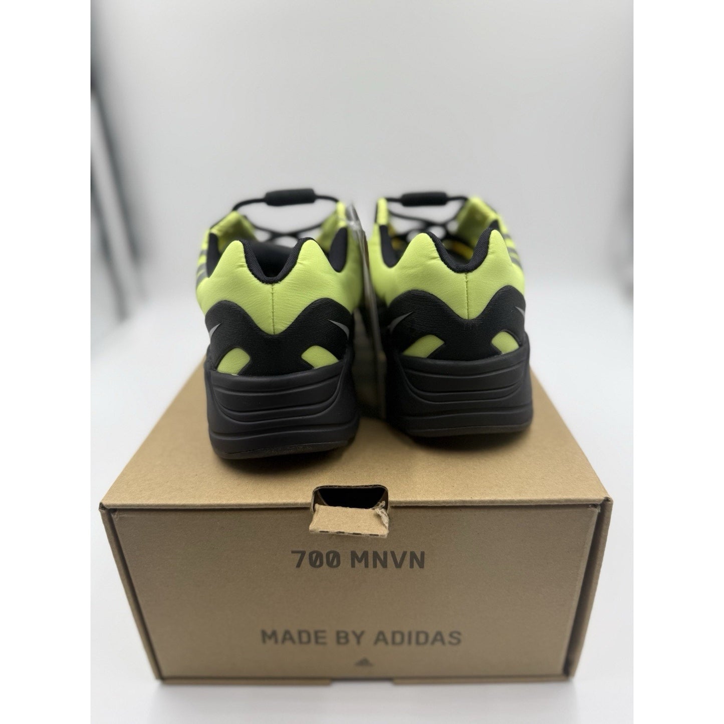 Size 13k Adidas Yeezy 700 Mnvn Fy3724 BS605