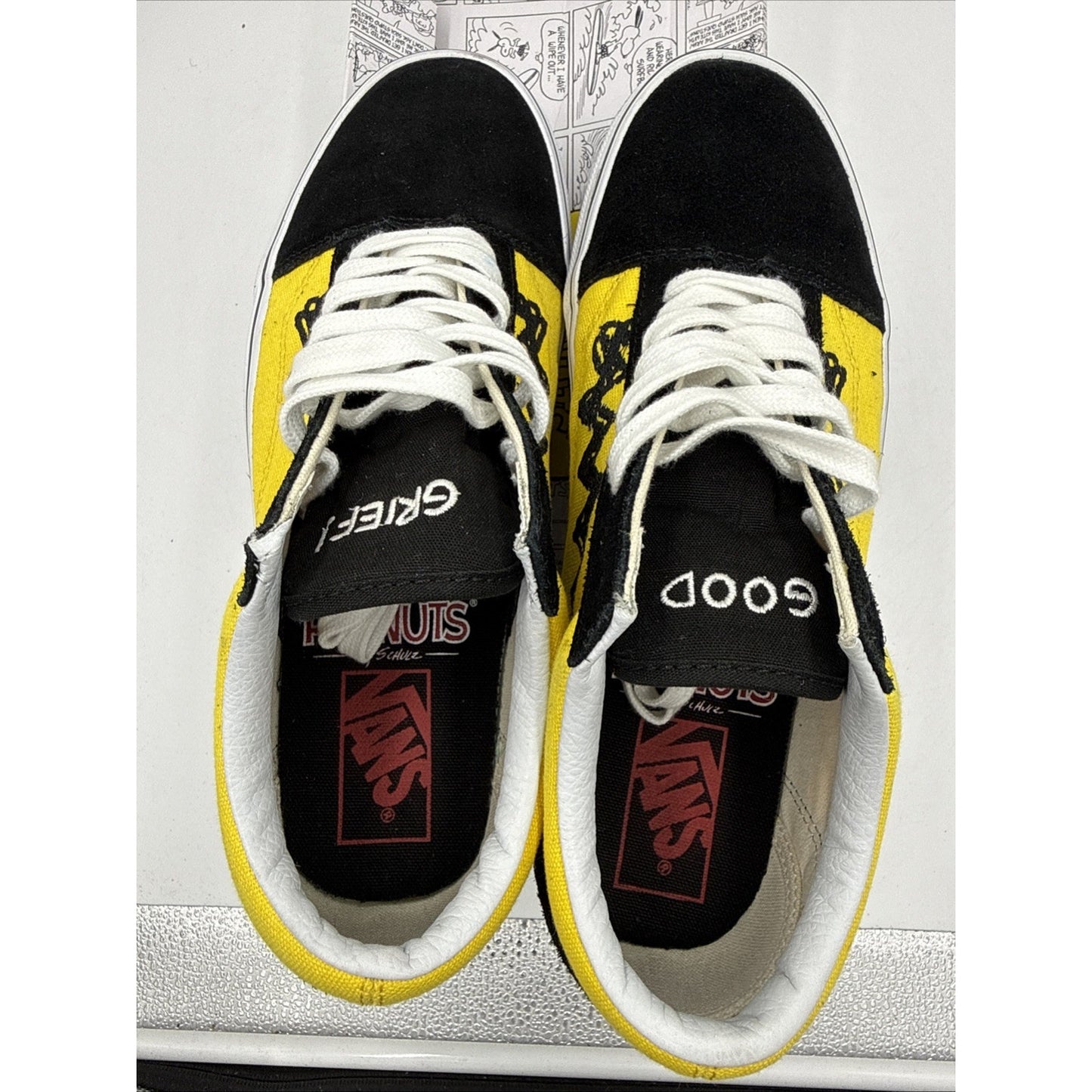 Size 9.5 - Vans Peanuts x Old Skool Charlie Brown