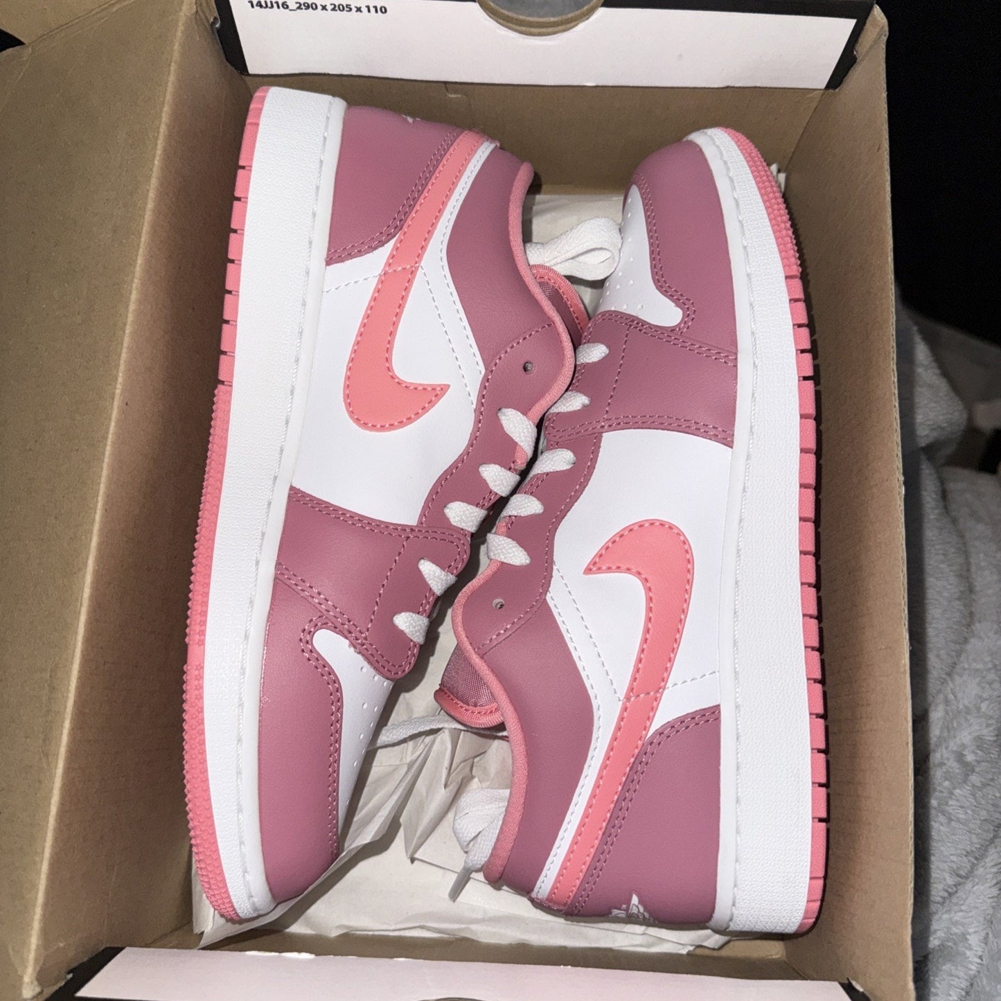 Nike Air Jordan 1 Low Desert Berry Size 6.5Y