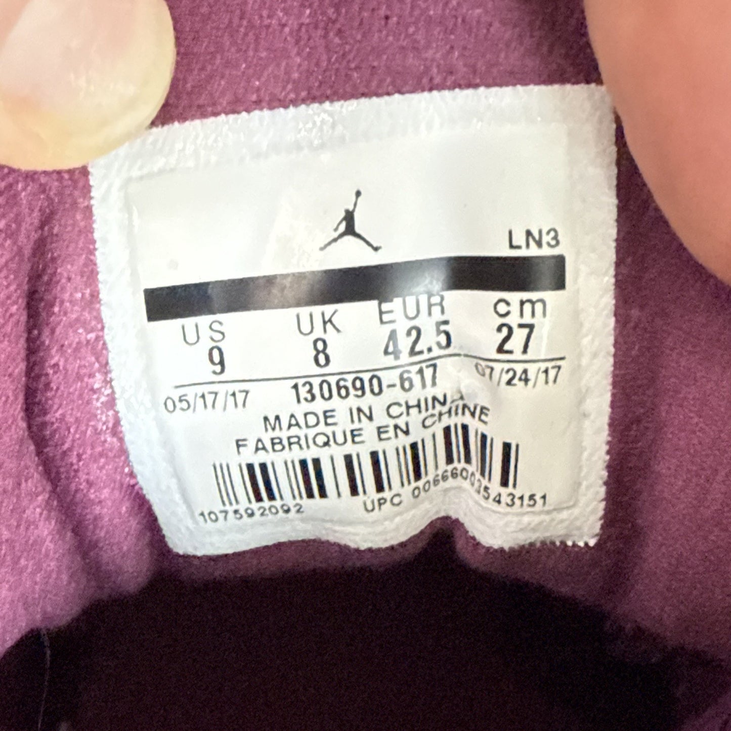 Air Jordan 12 Retro Bordeaux Size 9 Pre-Owned 130690-617 Purple White