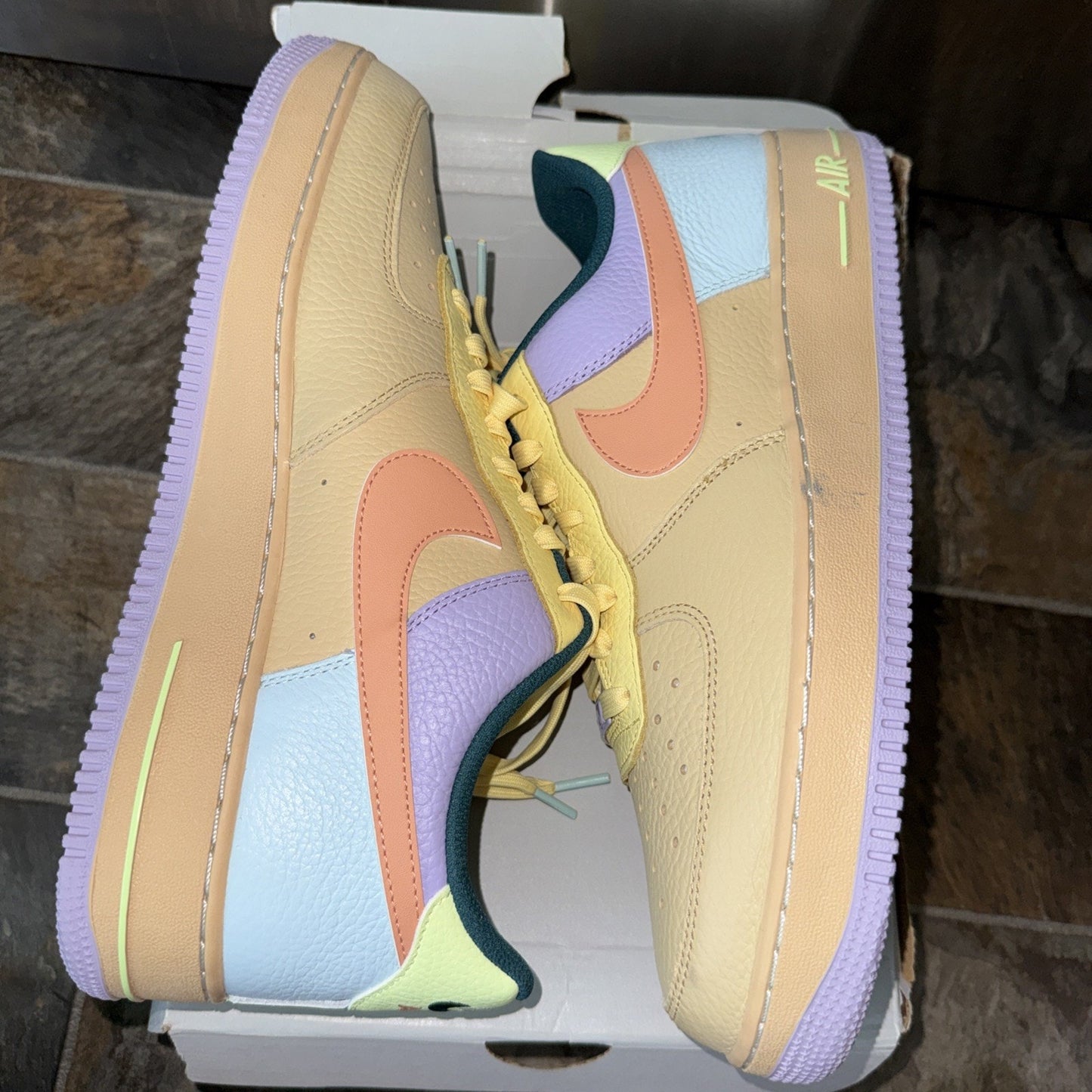 Size 13 IB4493-252 Nike Air Force 1 ‘07 Easter
