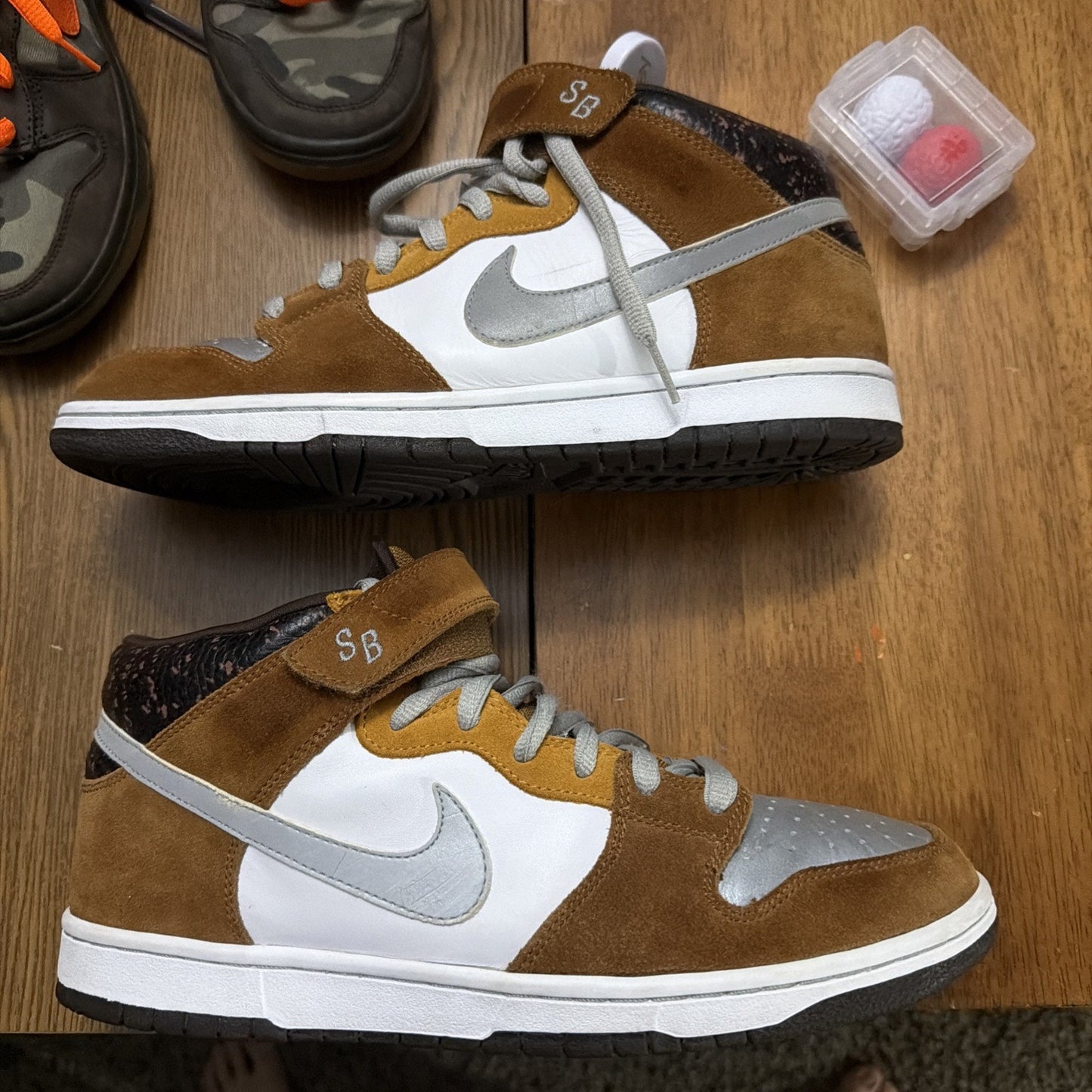 Nike SB Dunk Mid Fender Bass Size 11.5