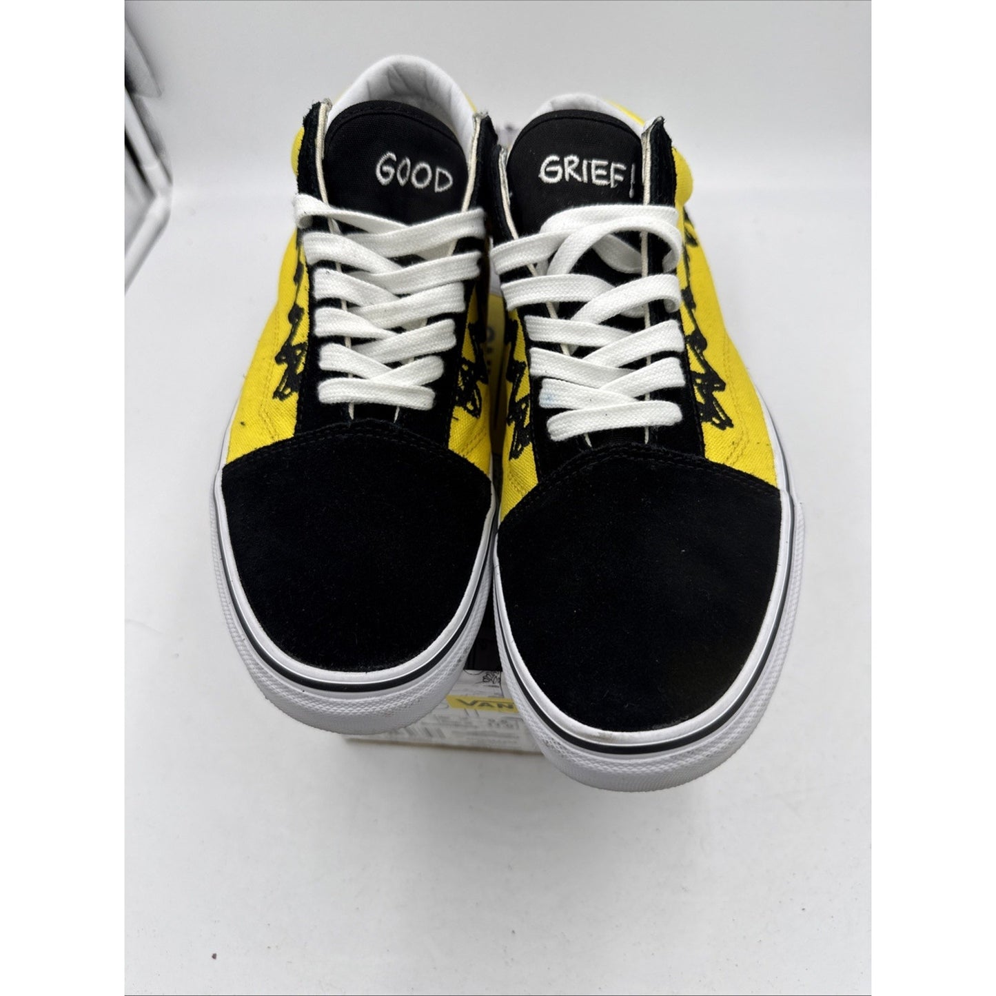 Size 9.5 - Vans Peanuts x Old Skool Charlie Brown