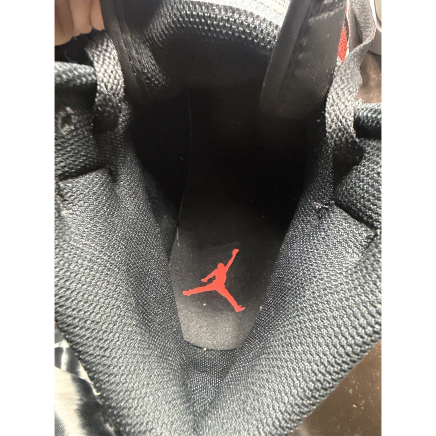 Size 9 - Air Jordan 1 SE Mid Wear-Away