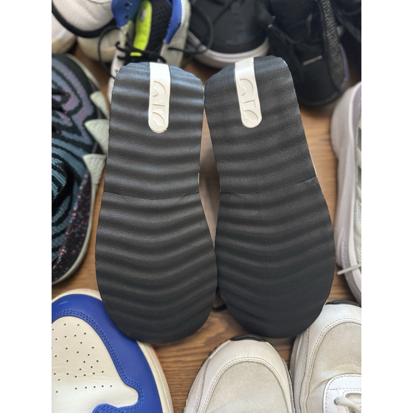 Size 5Y (GS) - Nike Air Max Dawn Low Black White NBS182
