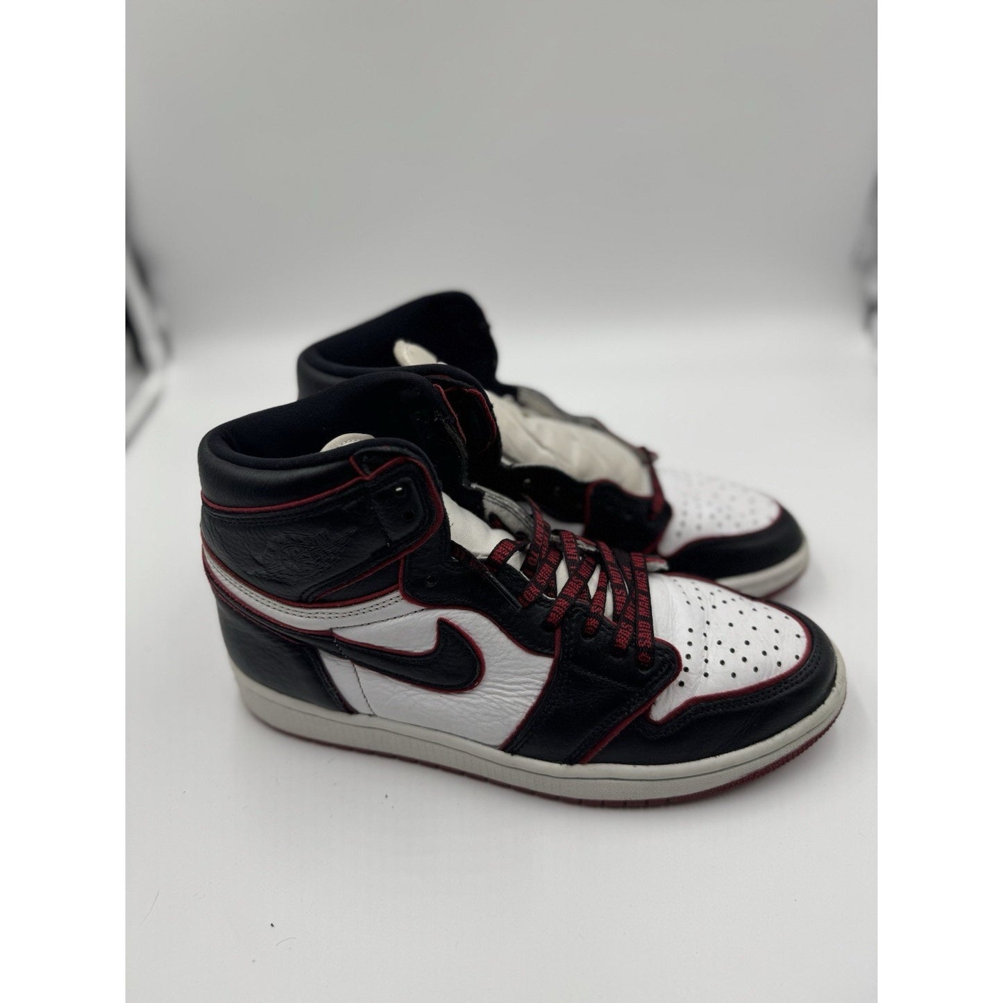 Size 9 - Jordan 1 Retro High OG Bloodline 2019 NBS260