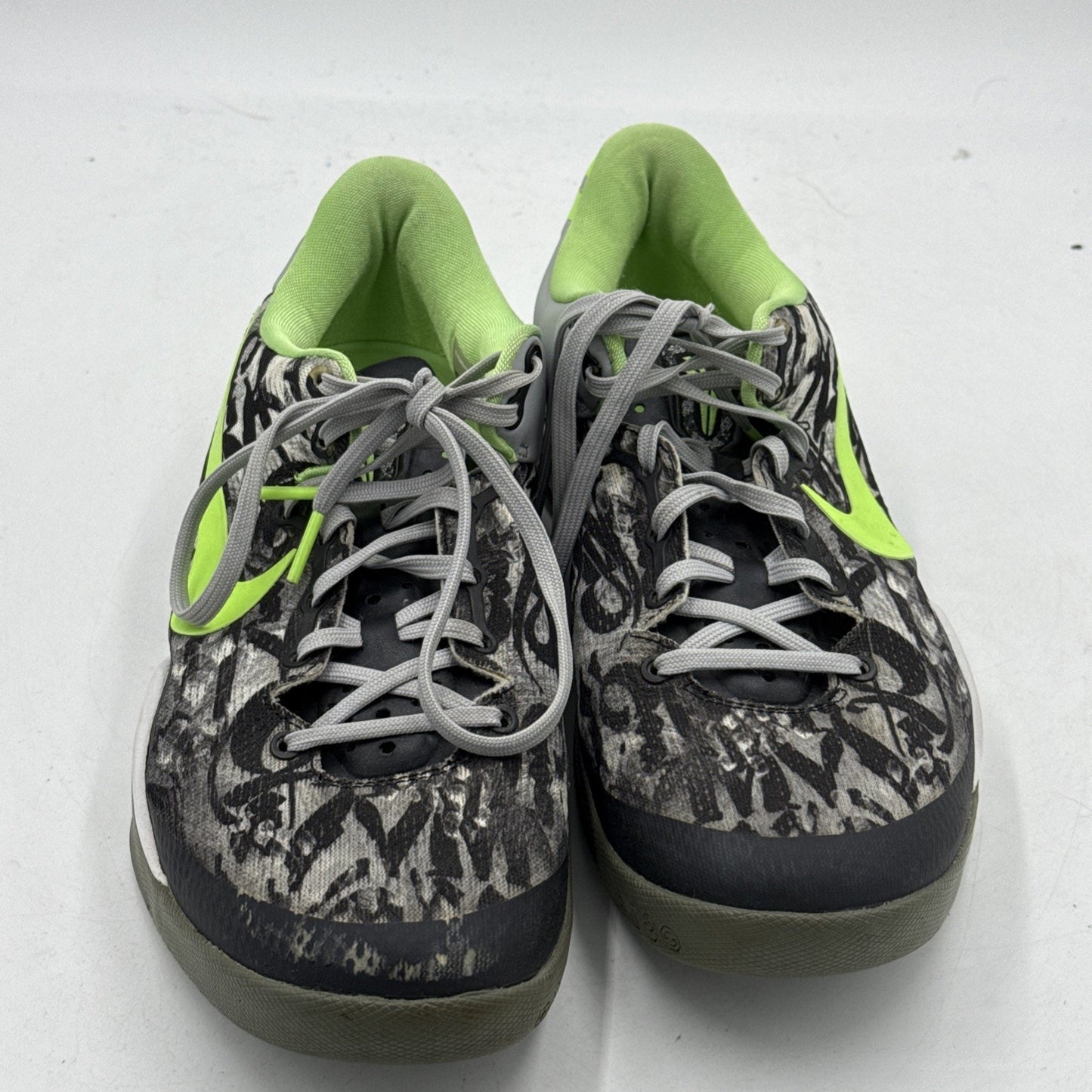 Size 9.5 - Nike Kobe 8 Graffiti - 555035-100