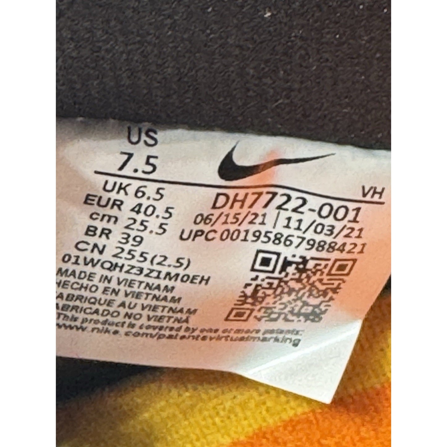 Size 7.5 - Nike Polaroid x Dunk SB Low Black