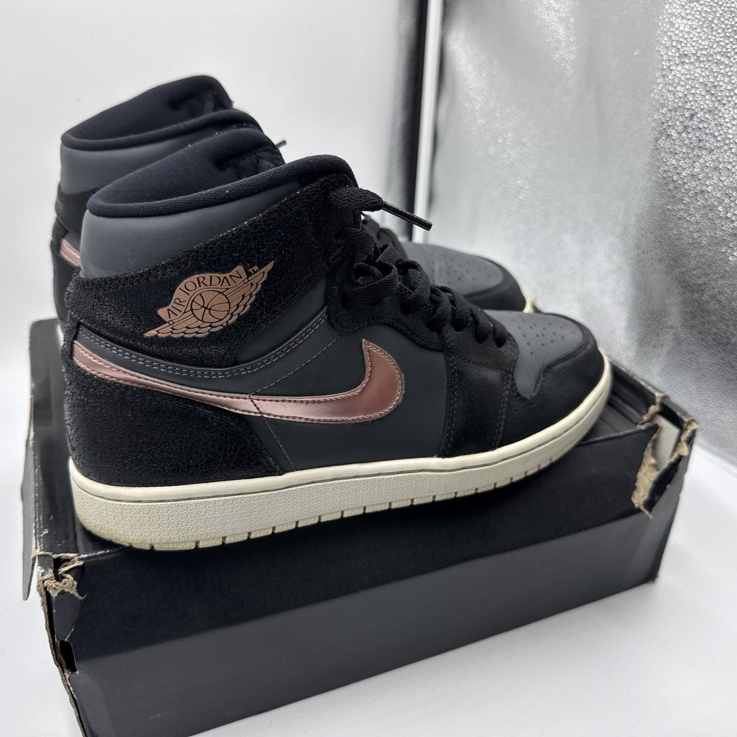 Size 11 - Air Jordan 1 Retro High Bronze Medal BS747
