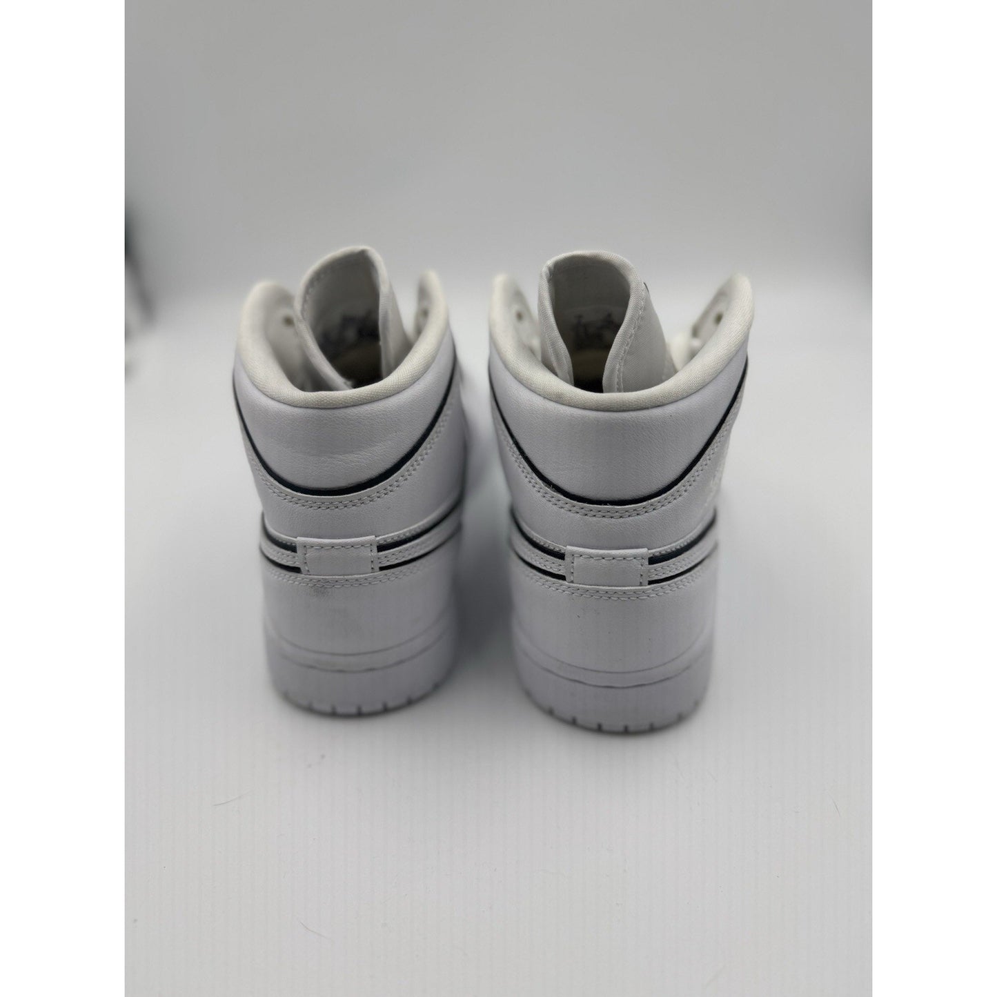Size 9 - Air Jordan 1 SE Mid Iridescent Trim W Very Rare NBS335