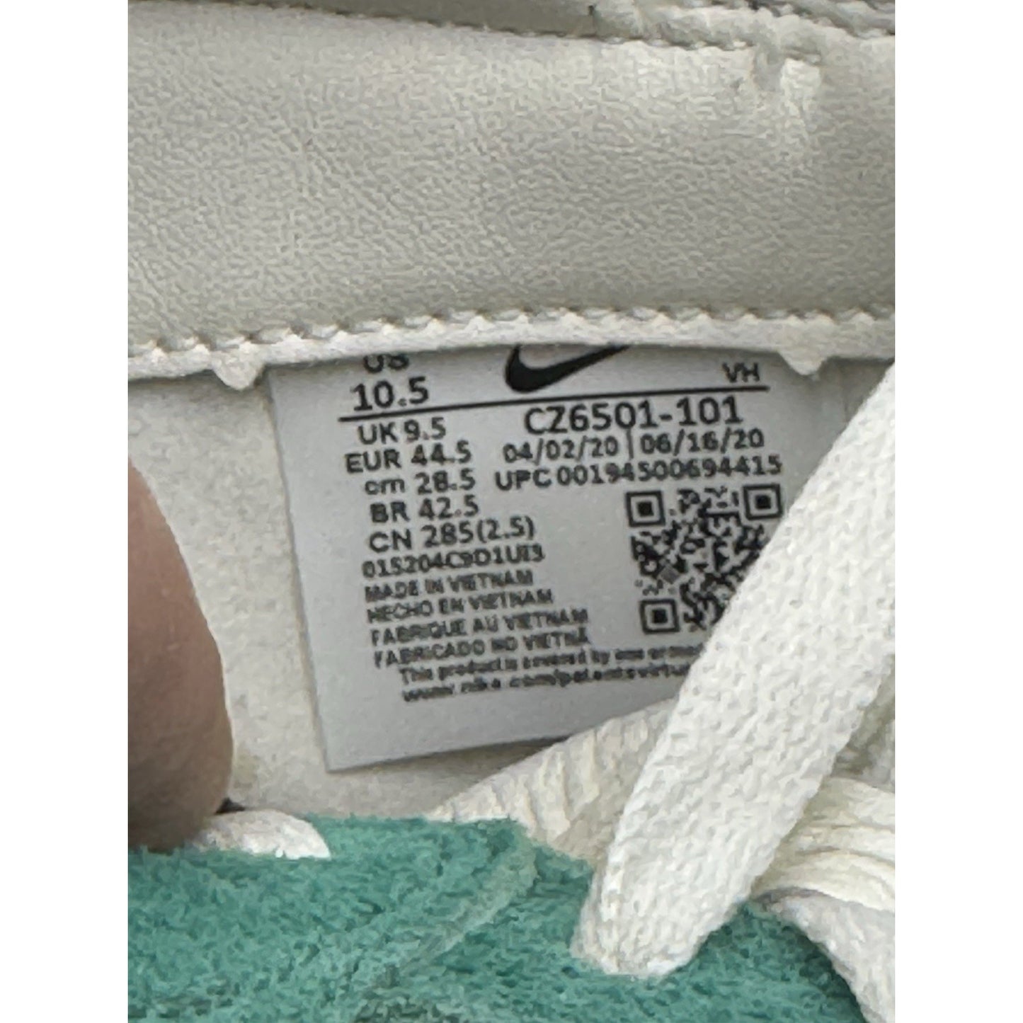 Size 10.5 - Nike Kasina x Dunk Low Road Sign BS612