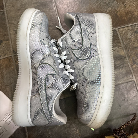Size 7.5 - Kobe Bryant x Nike Air Force 1 Low Lenticular LEP