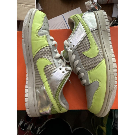 Size 7 W Vintage New 2008 Nike Dunk 318638031 Good Condition