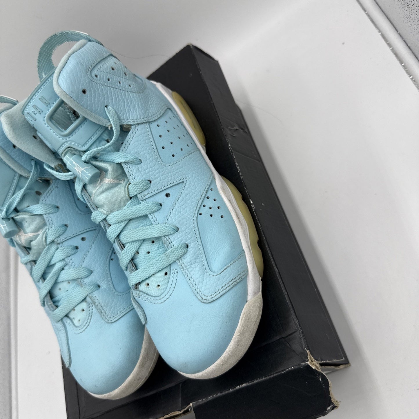 Air Jordan 6 Baby Blue White Retro Youth 7y - Women 8.5