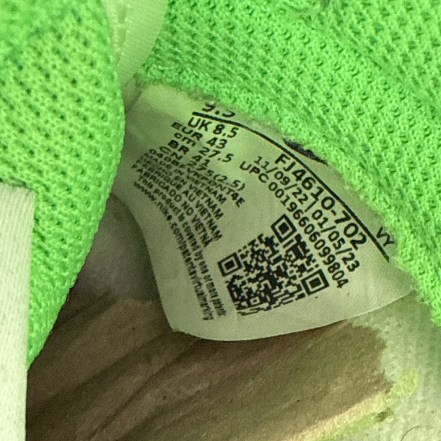 Size 9 - Nike Dunk SE Low Volt