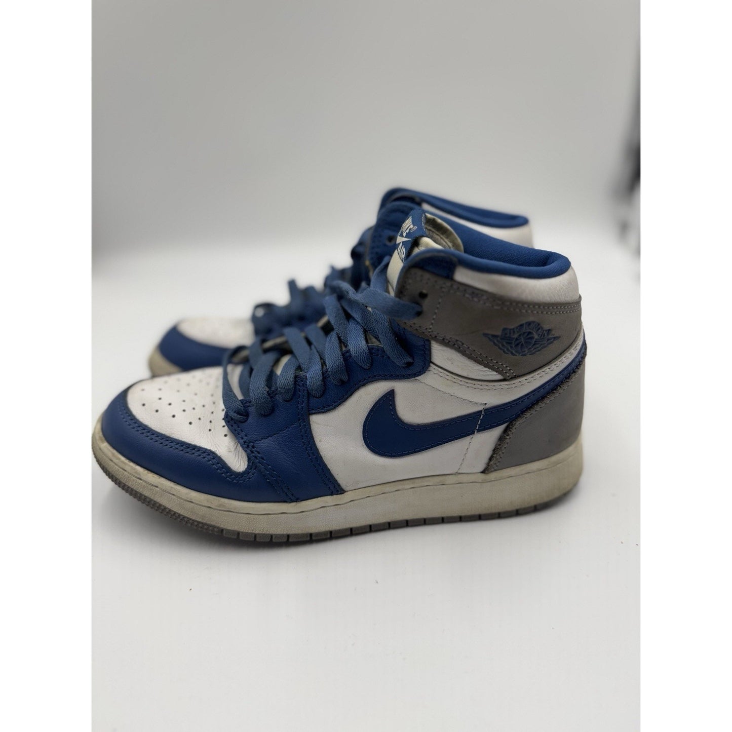 Size 6.5 (GS) - Jordan 1 Retro OG Mid True Blue NBS266
