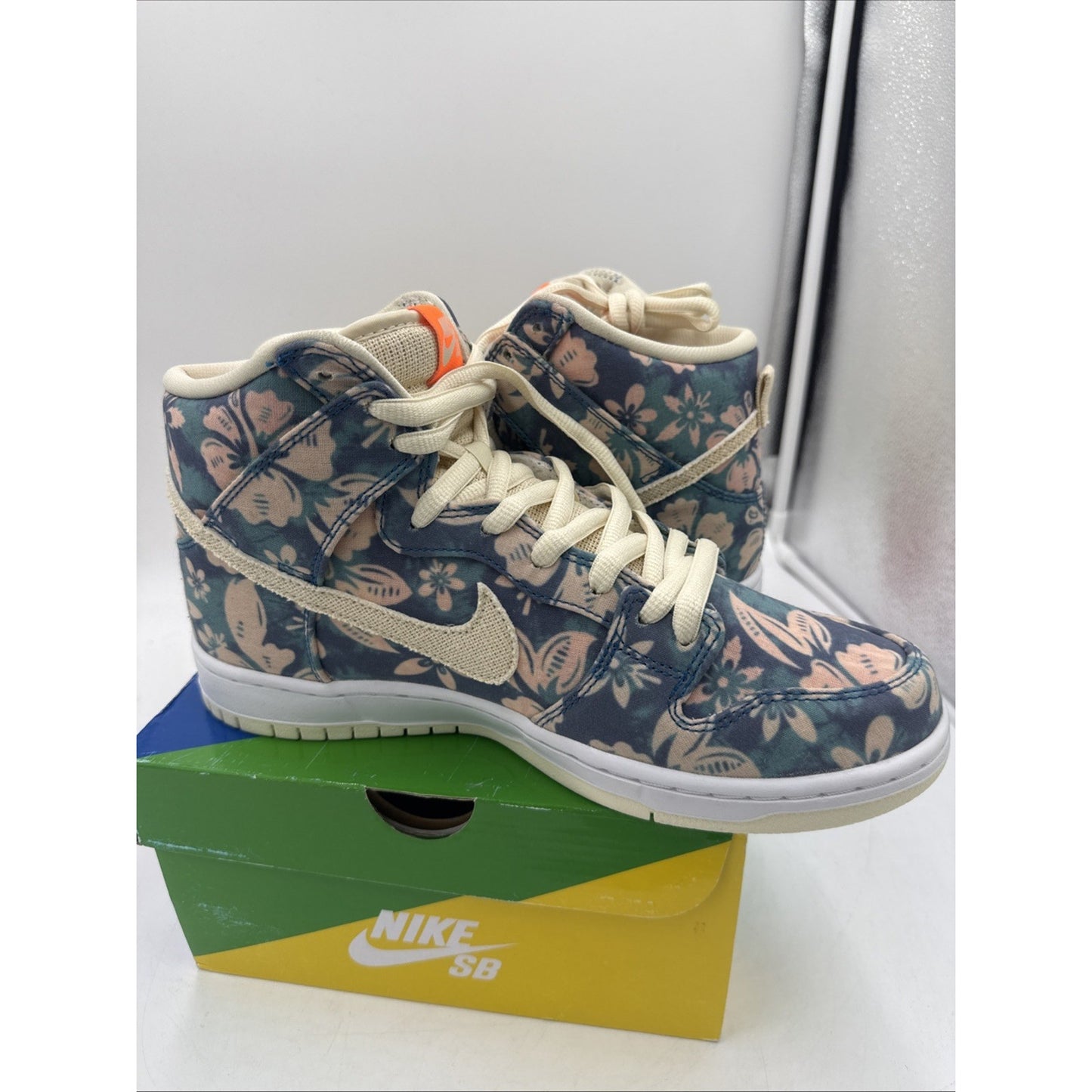 Size 9 - Nike Dunk SB High Maui Wowie