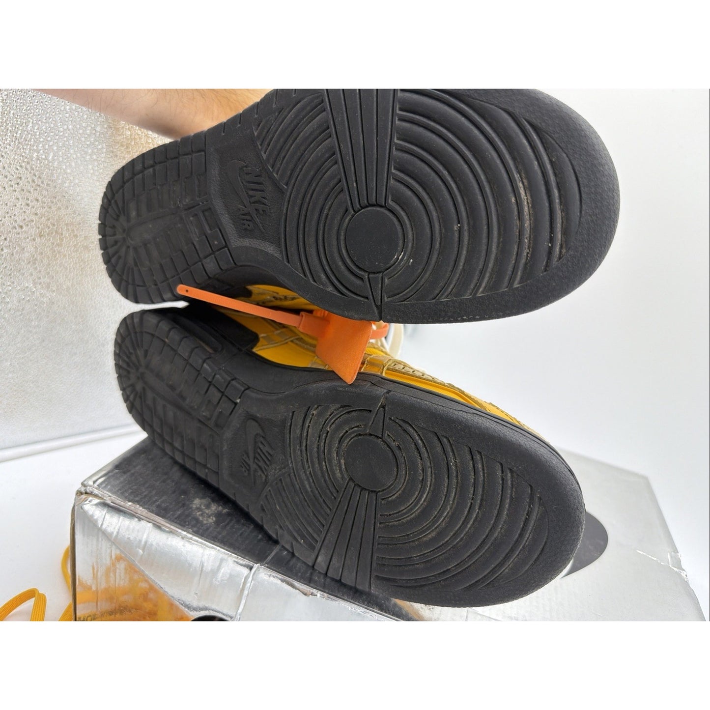 Size 8.5 - Nike Off-White x Air Rubber Dunk University Gold