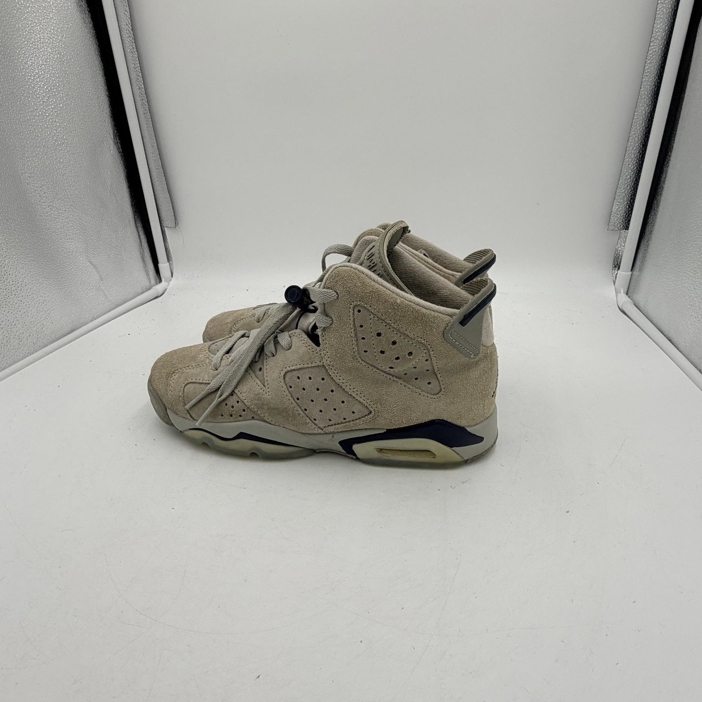 Size 6.5 (GS) - Jordan 6 Retro Mid Georgetown