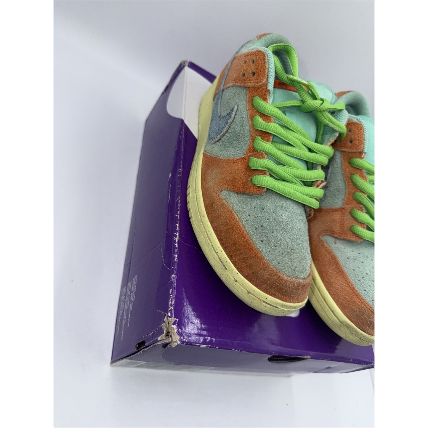 Size 9.5 - Nike Dunk SB Low Orange Emerald Rise BS825