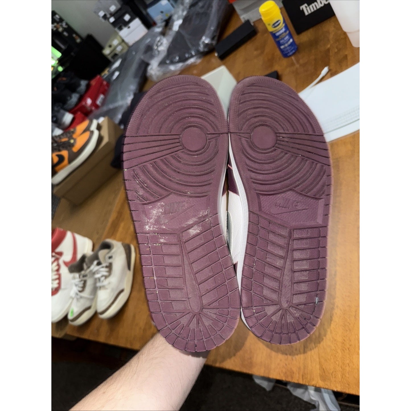 Size 9 - Jordan 1 Retro High OG Bordeaux NBS119