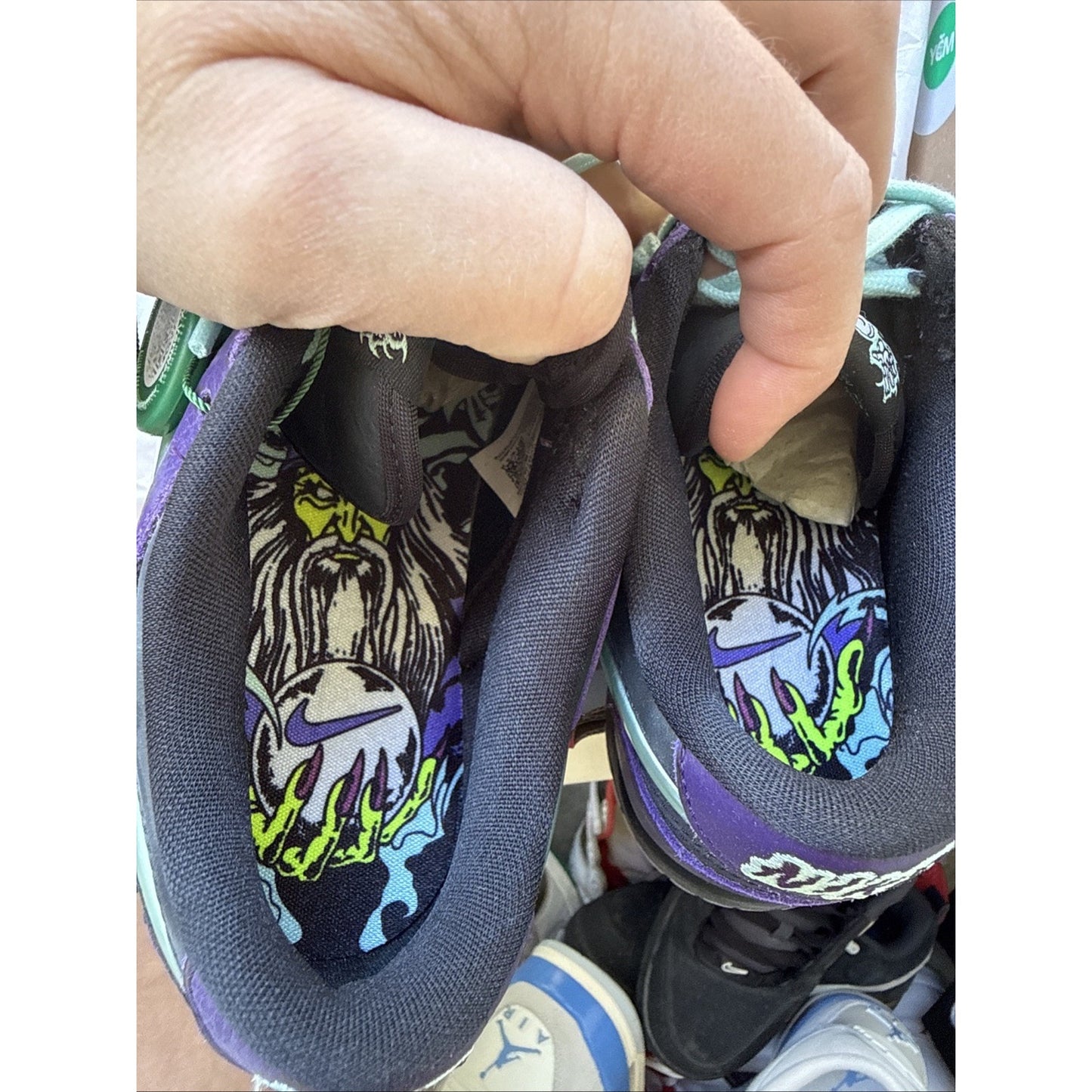 Size 6.5 - Nike Dunk LTD Low Wizard