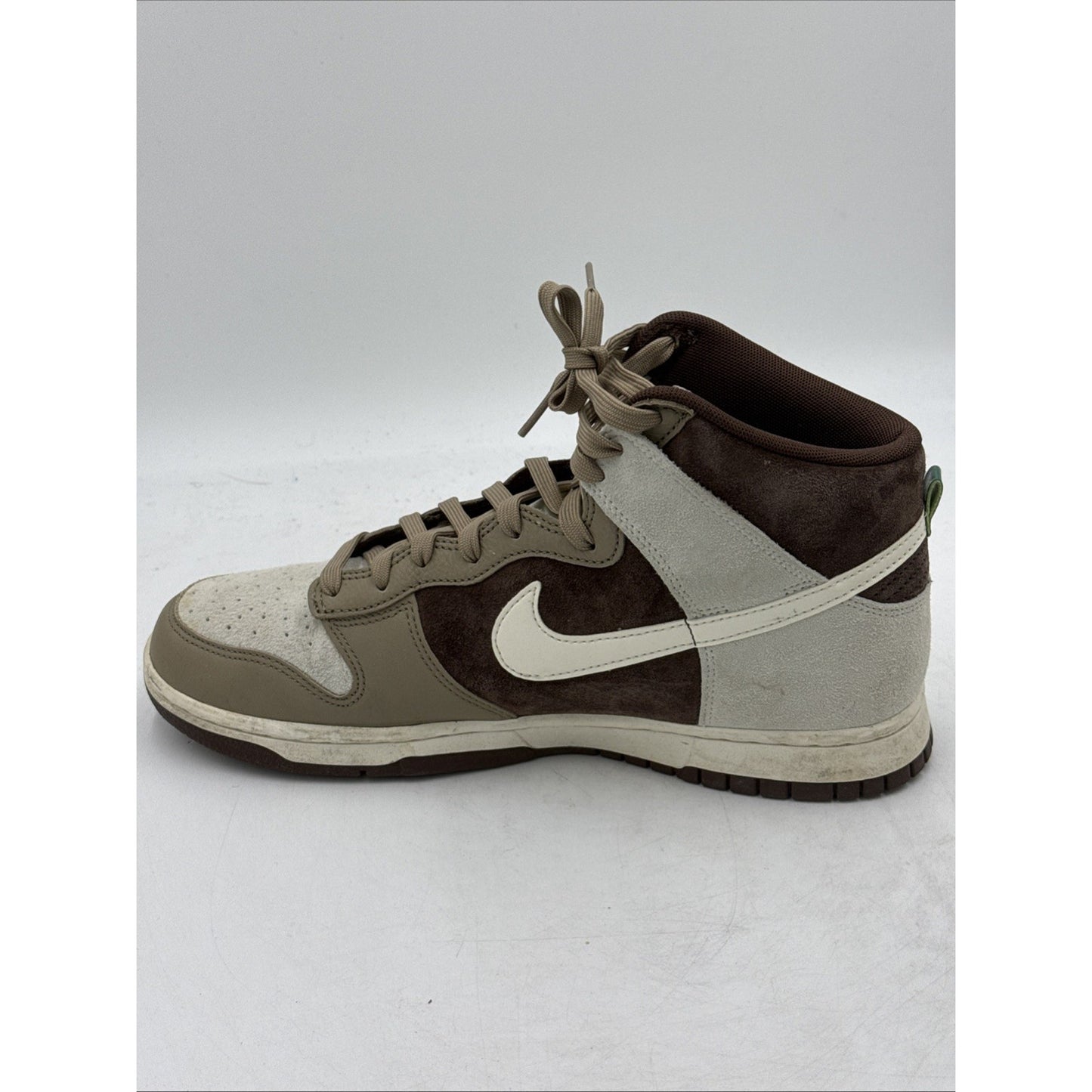 Size 10.5 - Nike Dunk High Light Chocolate
