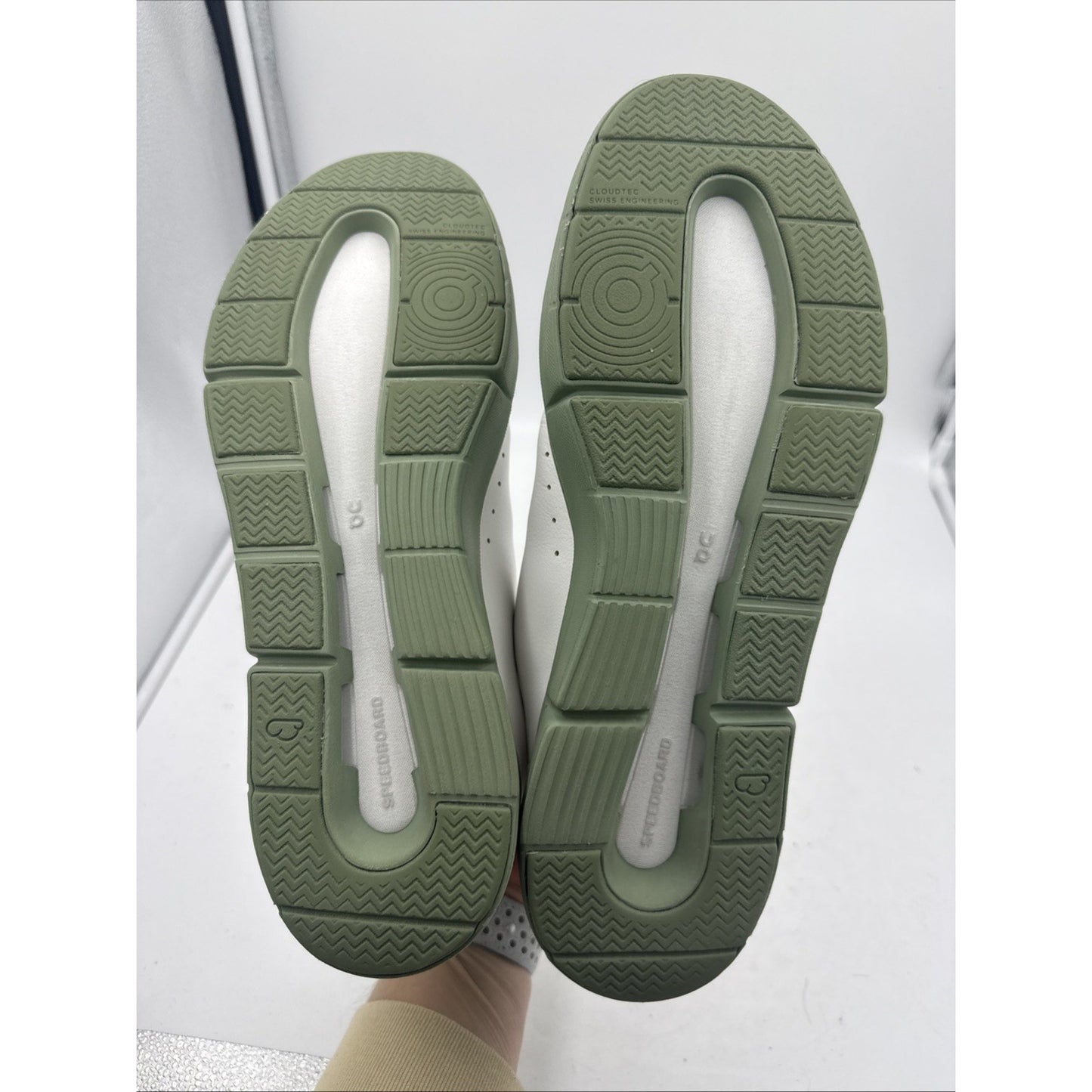 Size 12 - ON The Roger Advantage White Reseda
