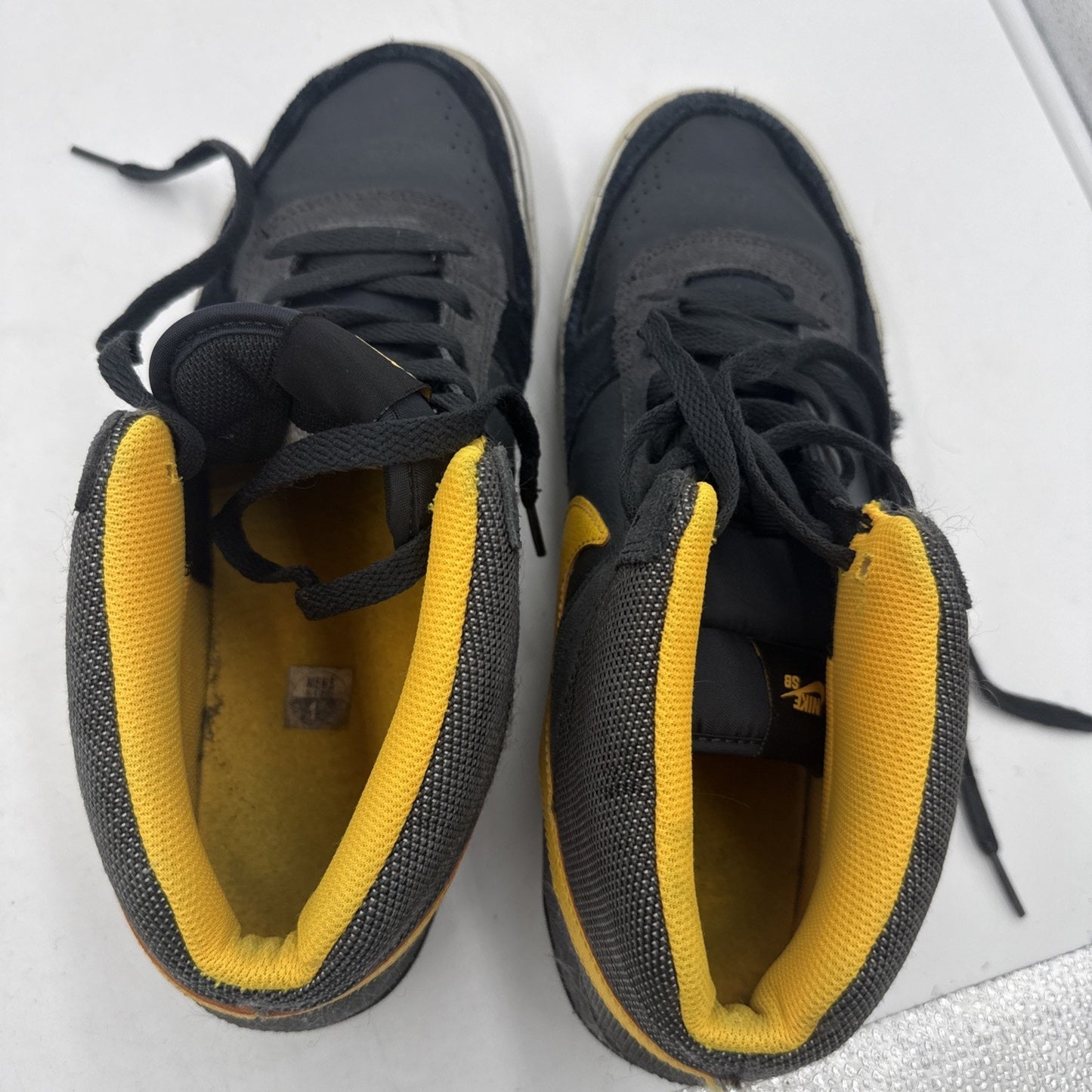 Size 11 - Nike Mavrk 2 Low Black White