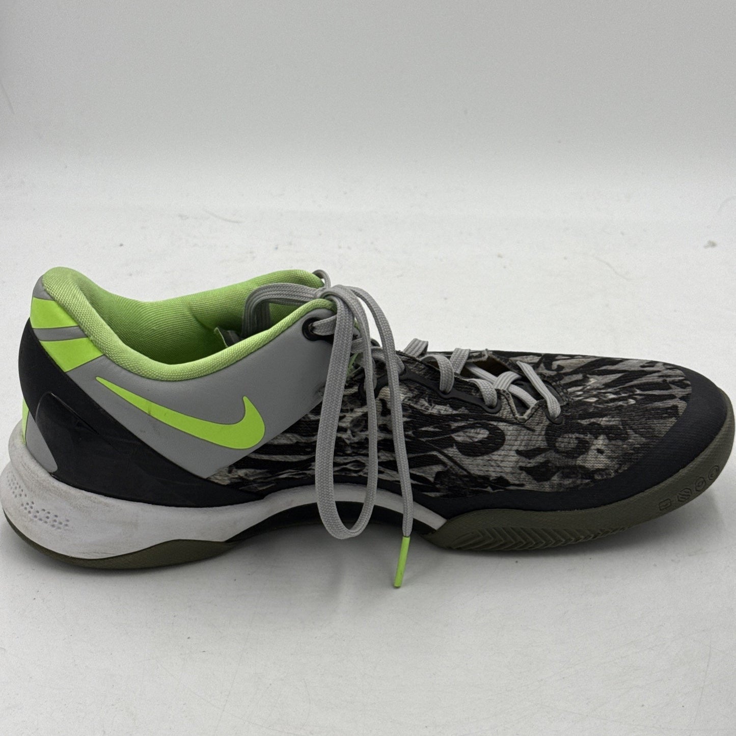 Size 9.5 - Nike Kobe 8 Graffiti - 555035-100