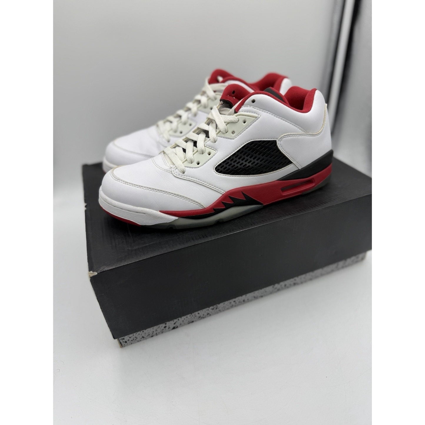 Size 10.5 - Air Jordan 5 Retro 2016 Low Fire Red