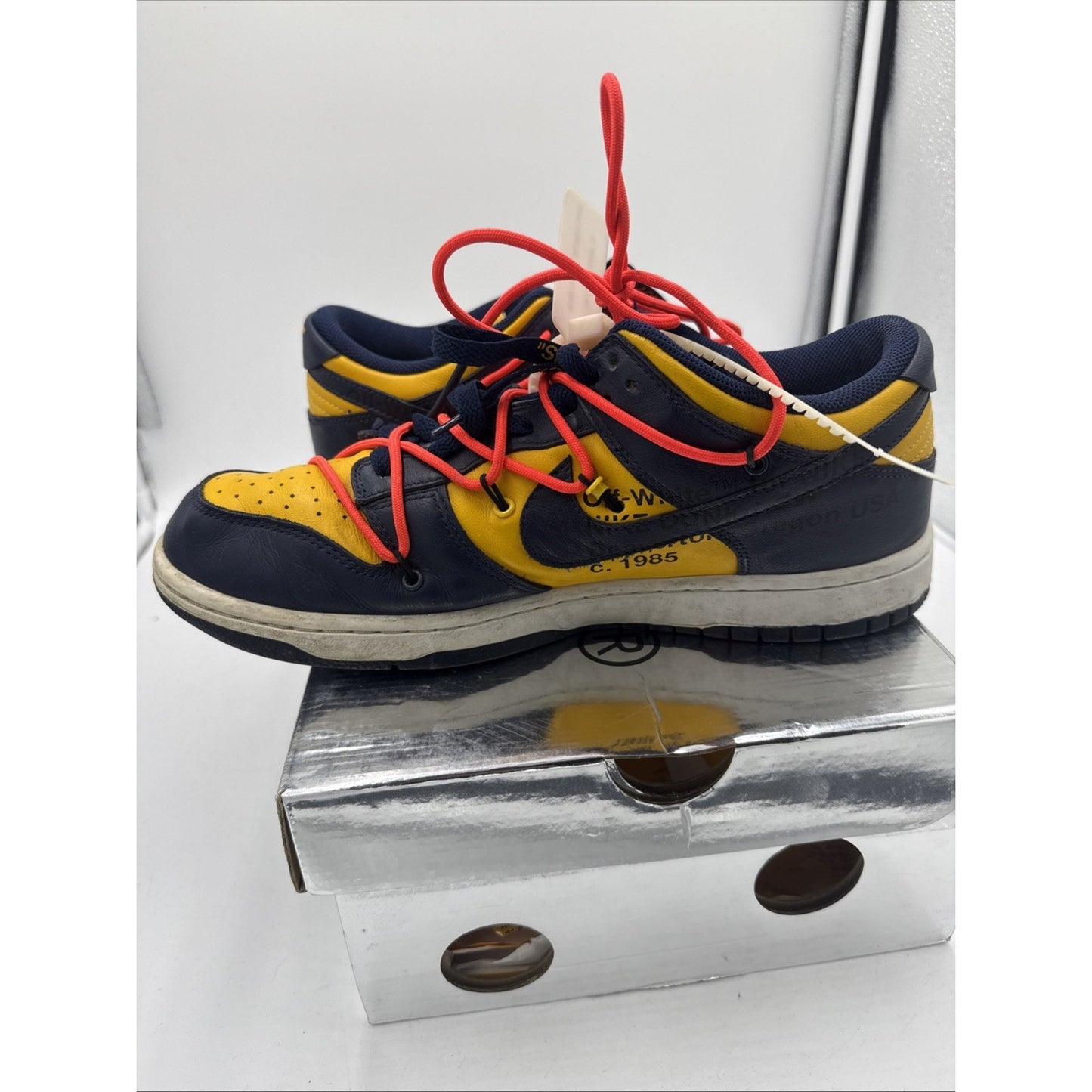 Size 11 - Nike Dunk Low x OFF-WHITE University Gold 2019