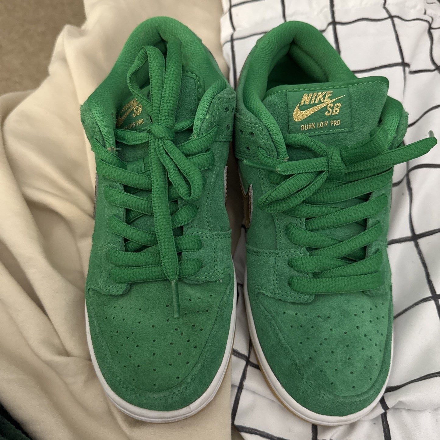Nike SB Dunk Low St. Patrick's Day Green Gold Suede Sneakers BQ6817-303 2022