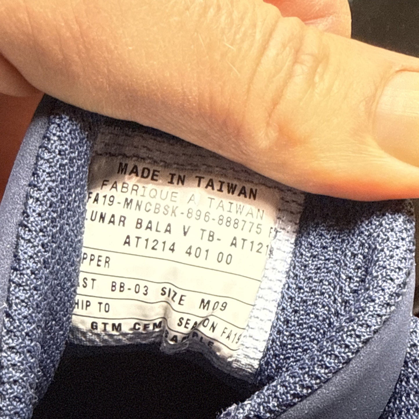 Size 9 - Nike Mamba Focus TB Midnight Navy Sample Pair