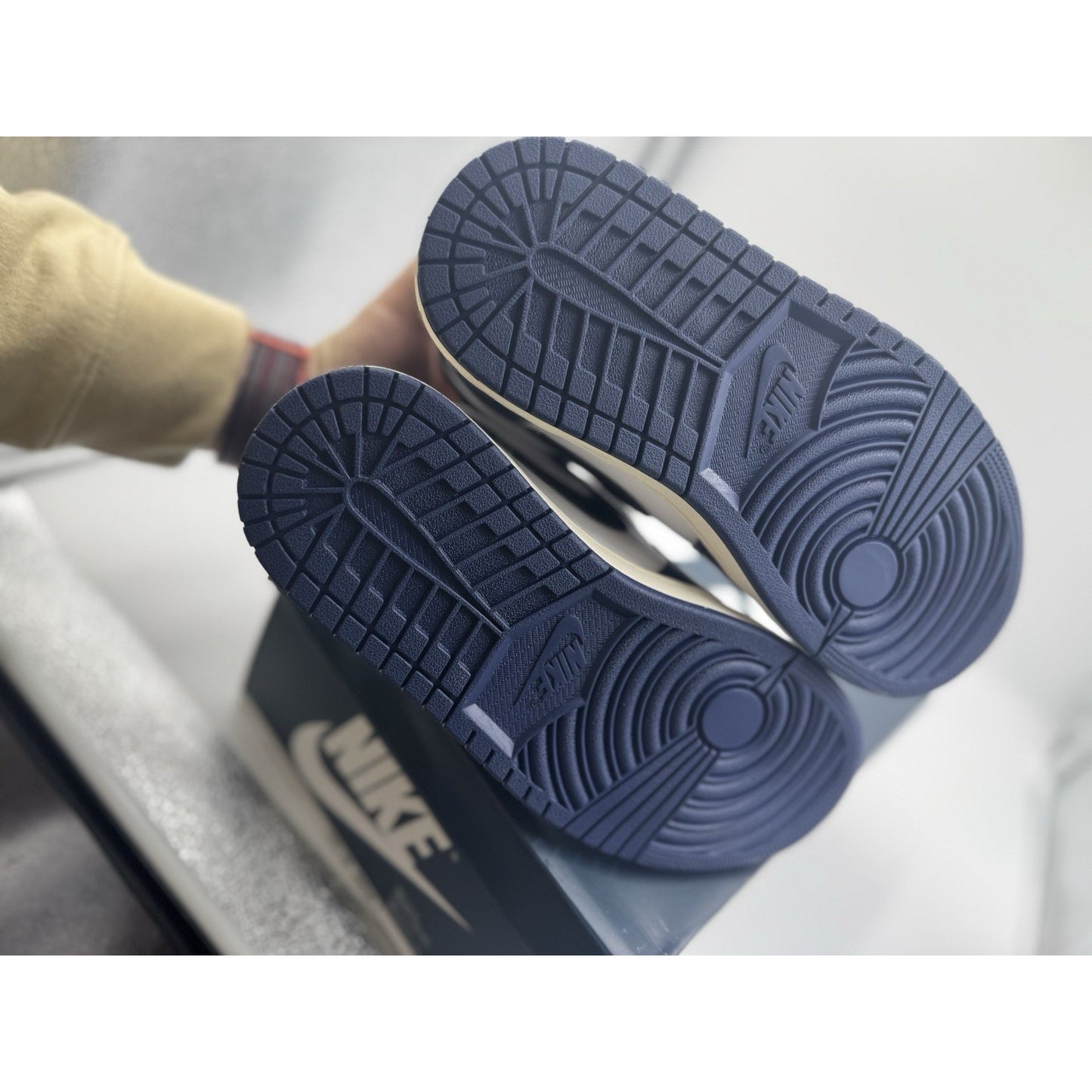 Size 6 - Air Jordan 1 Retro OG High Midnight Navy